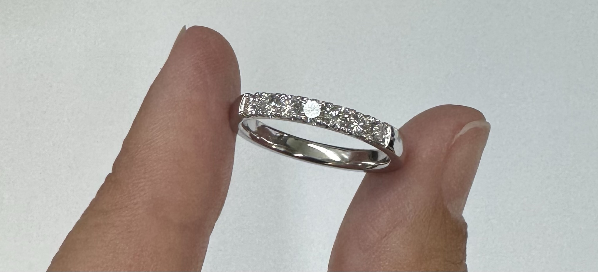 14k White Gold 7 Stone Genuine .42 Cttw Round Brilliant Cut Diamond Low-Profile Band - Image 2