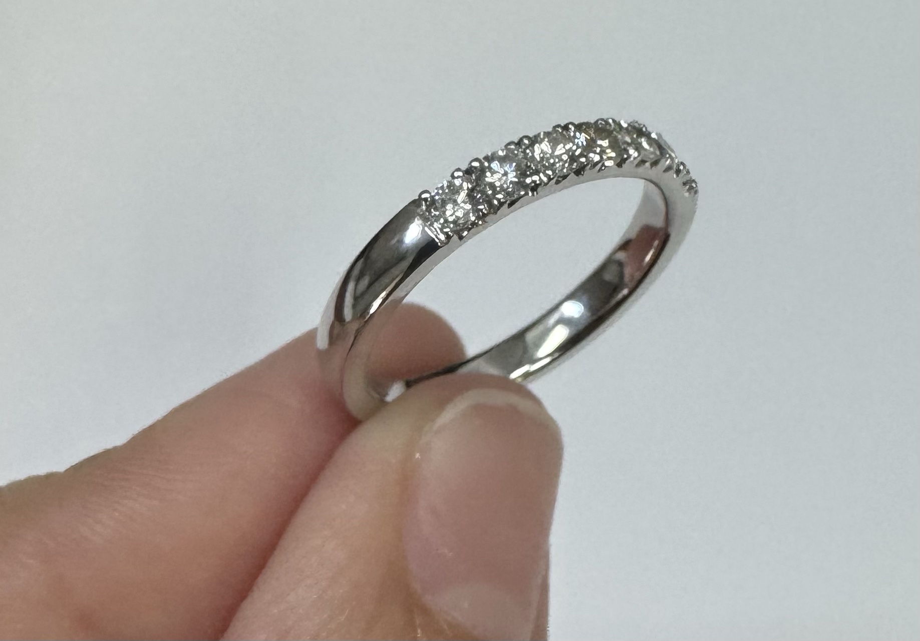 14k White Gold 7 Stone Genuine .42 Cttw Round Brilliant Cut Diamond Low-Profile Band - Image 19