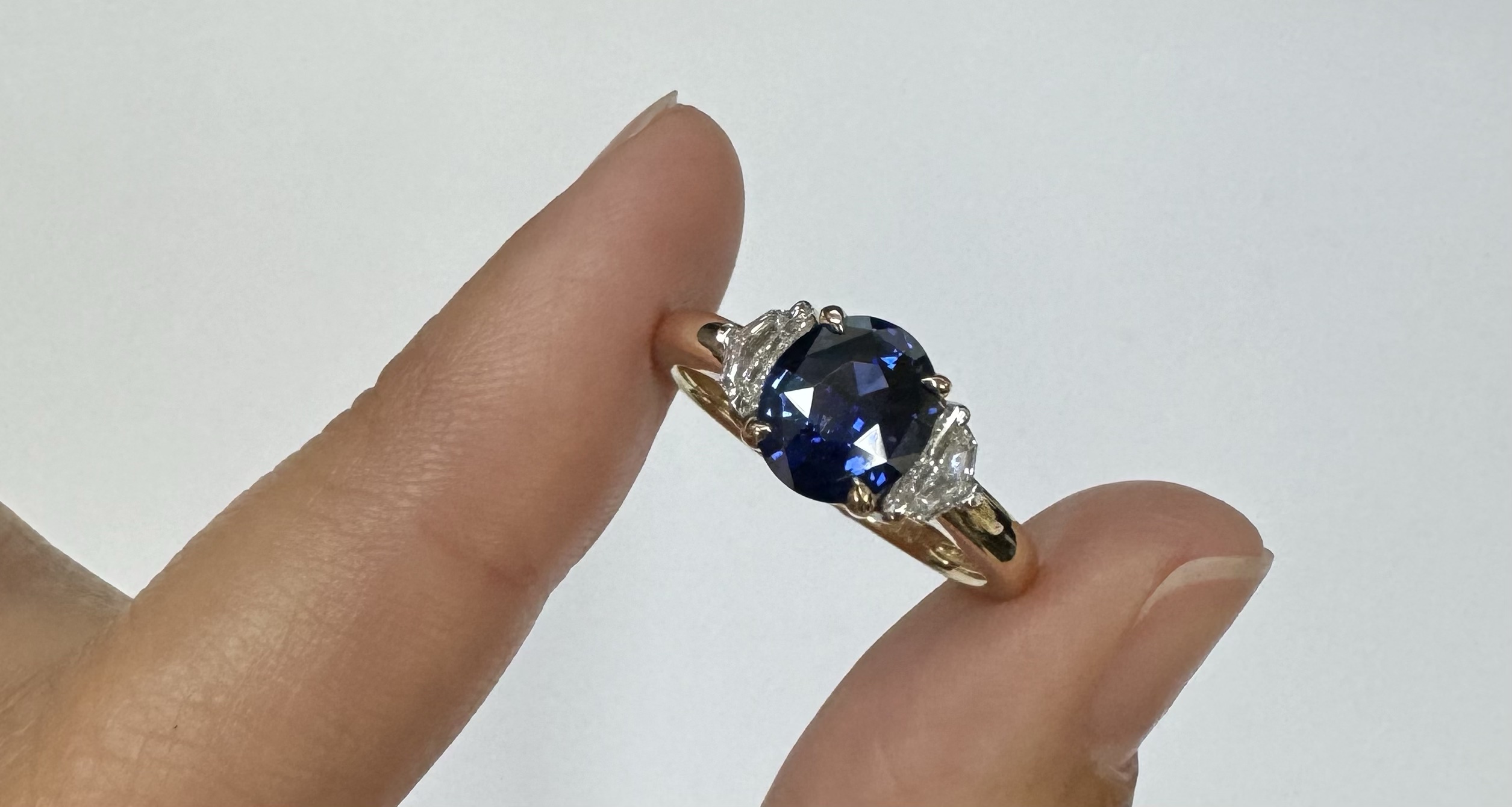 14k Yellow Gold Genuine 1.74 Carat GIA Certified Madagascar Sapphire & Diamond Ring - Image 39