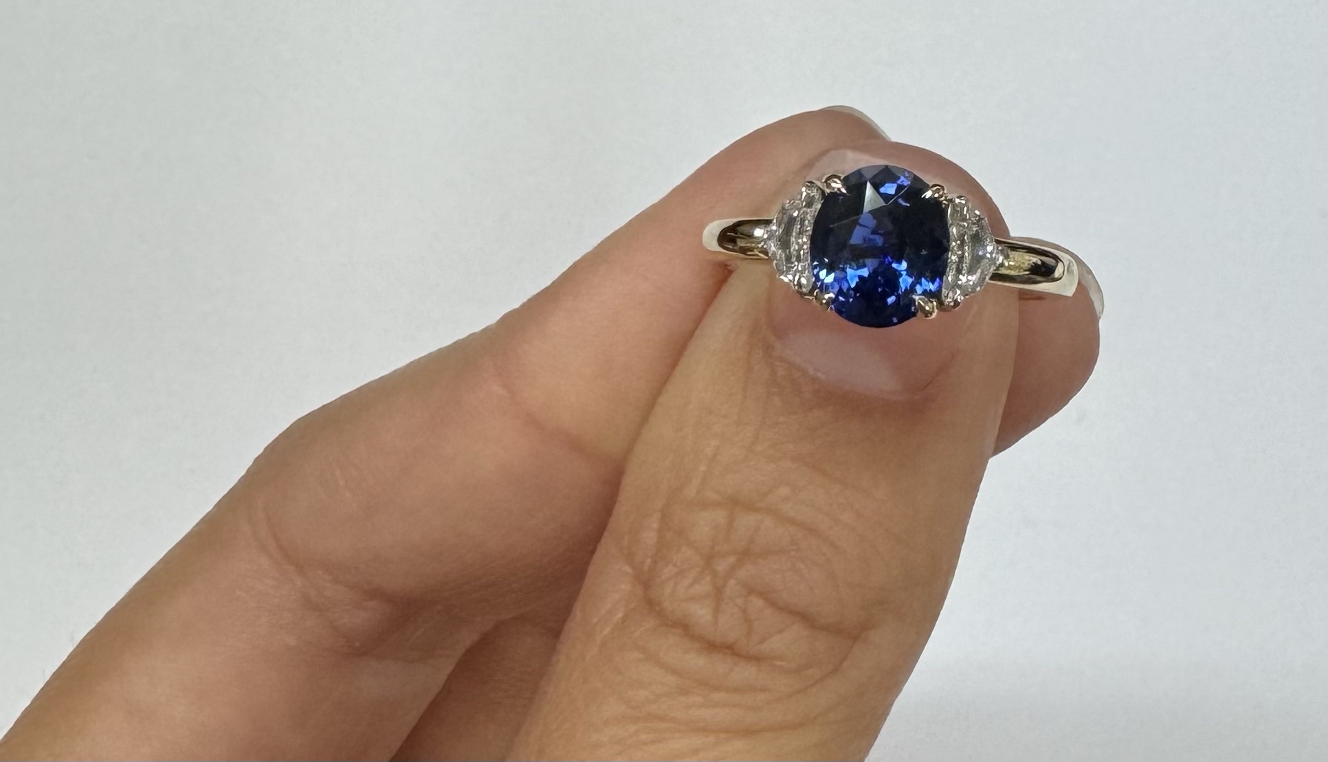 14k Yellow Gold Genuine 1.74 Carat GIA Certified Madagascar Sapphire & Diamond Ring - Image 27