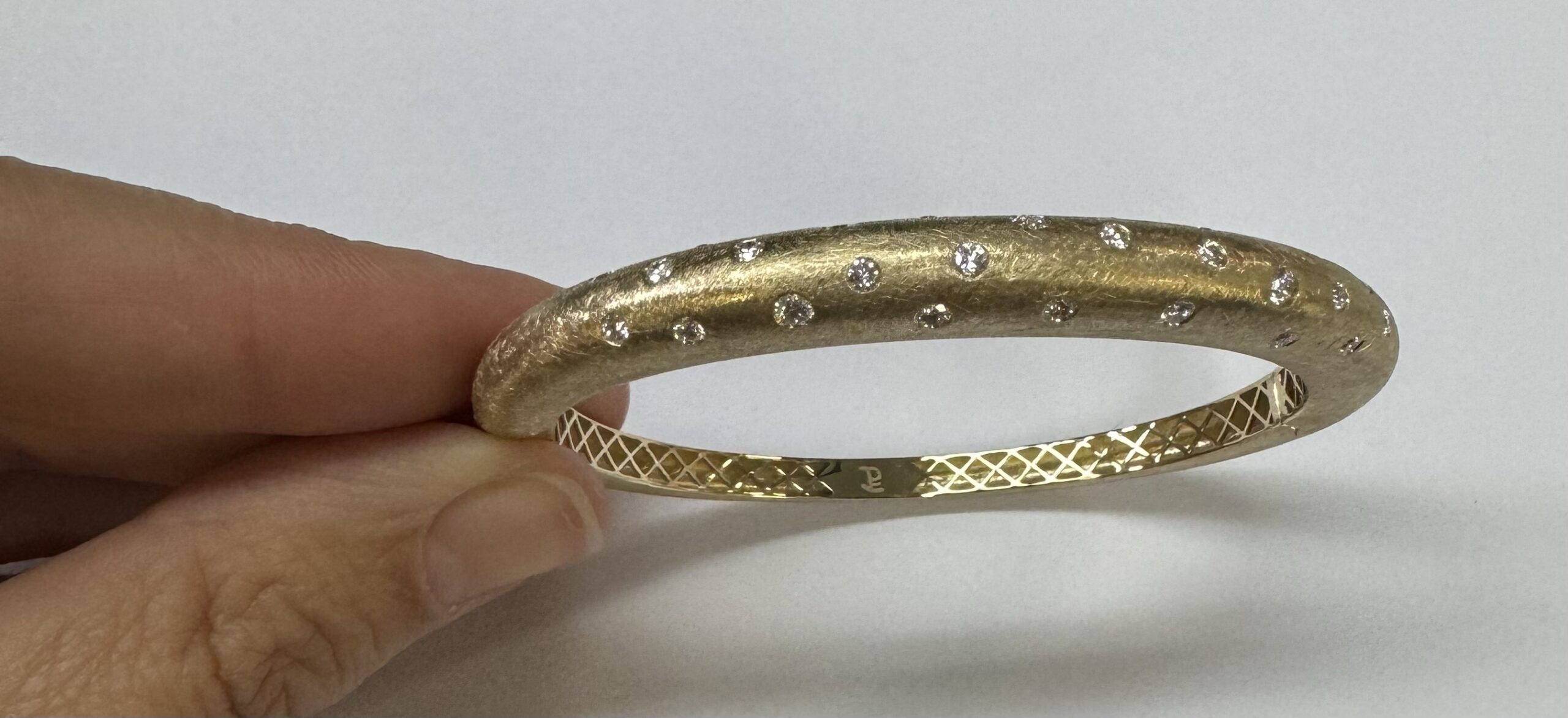 14k Yellow Gold Domed .75 Cttw Scattered Genuine Round Brilliant Cut Diamond Bangle Bracelet - Image 19