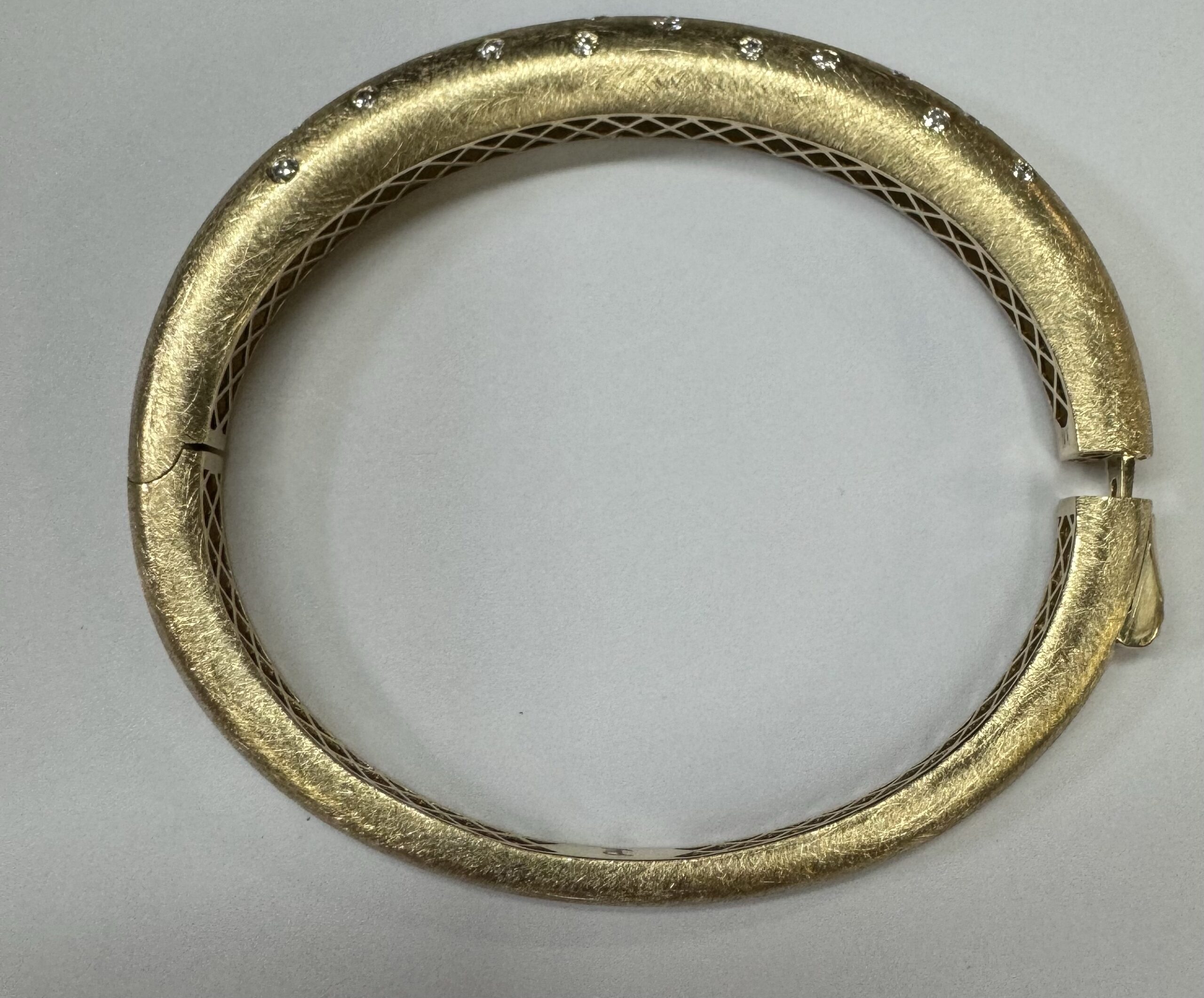 14k Yellow Gold Domed .75 Cttw Scattered Genuine Round Brilliant Cut Diamond Bangle Bracelet - Image 15