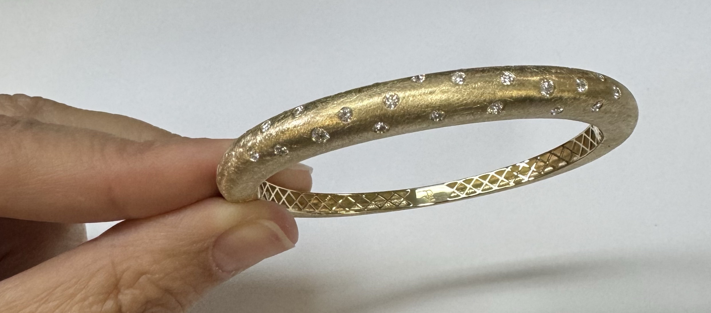 14k Yellow Gold Domed .75 Cttw Scattered Genuine Round Brilliant Cut Diamond Bangle Bracelet