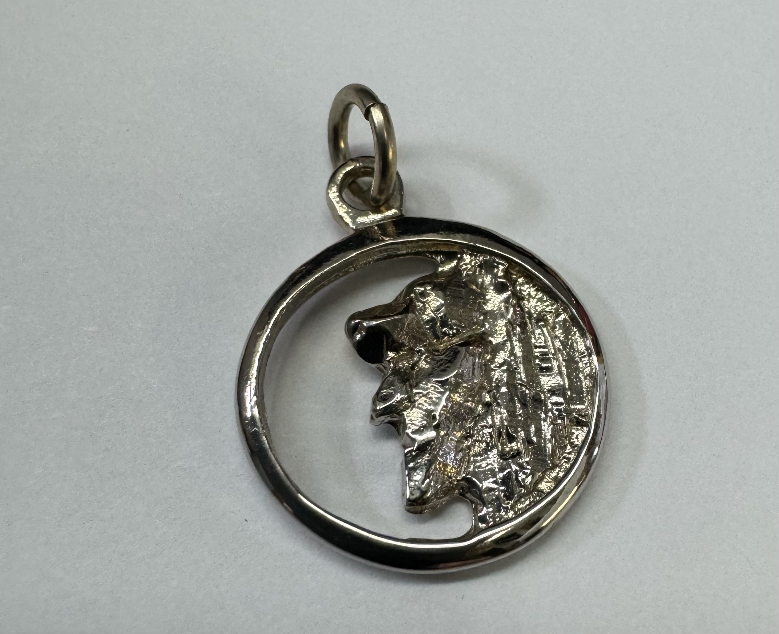 14k White Gold Old Man in the Mountain Charm - Image 4