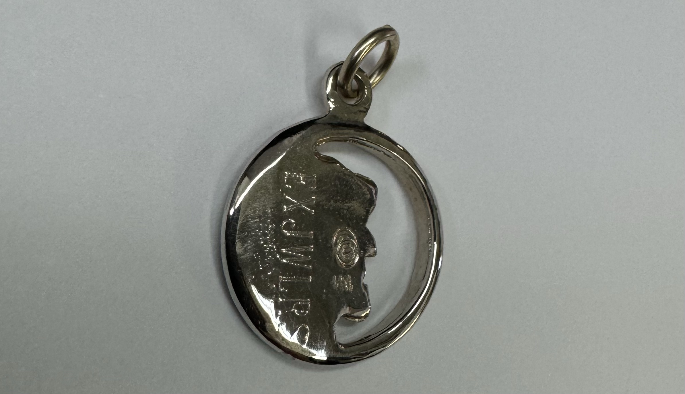 14k White Gold Old Man in the Mountain Charm - Image 13