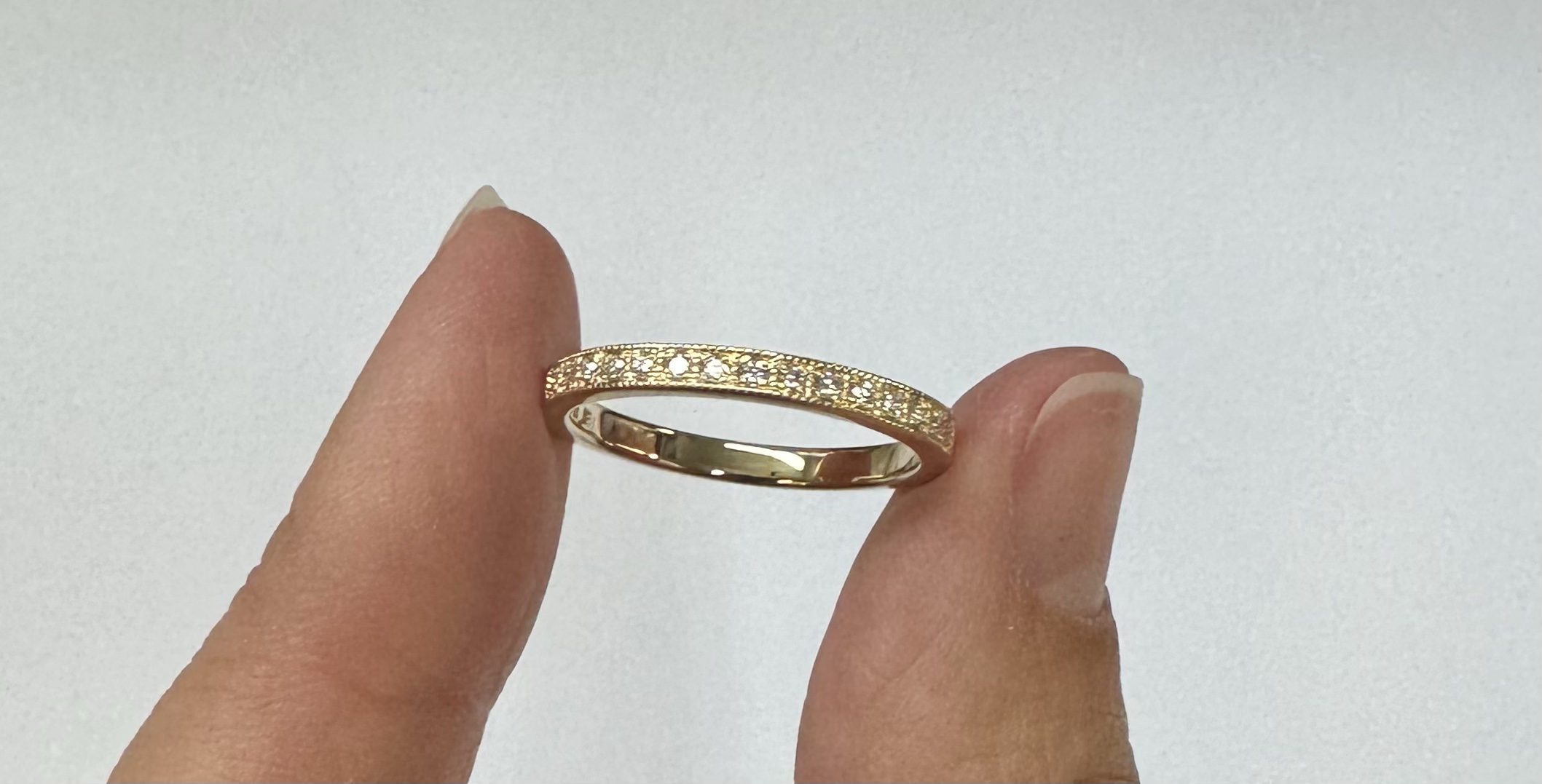 14k Yellow Gold 19 Stone .13 Cttw Round Brilliant Cut Diamond Pave' Band