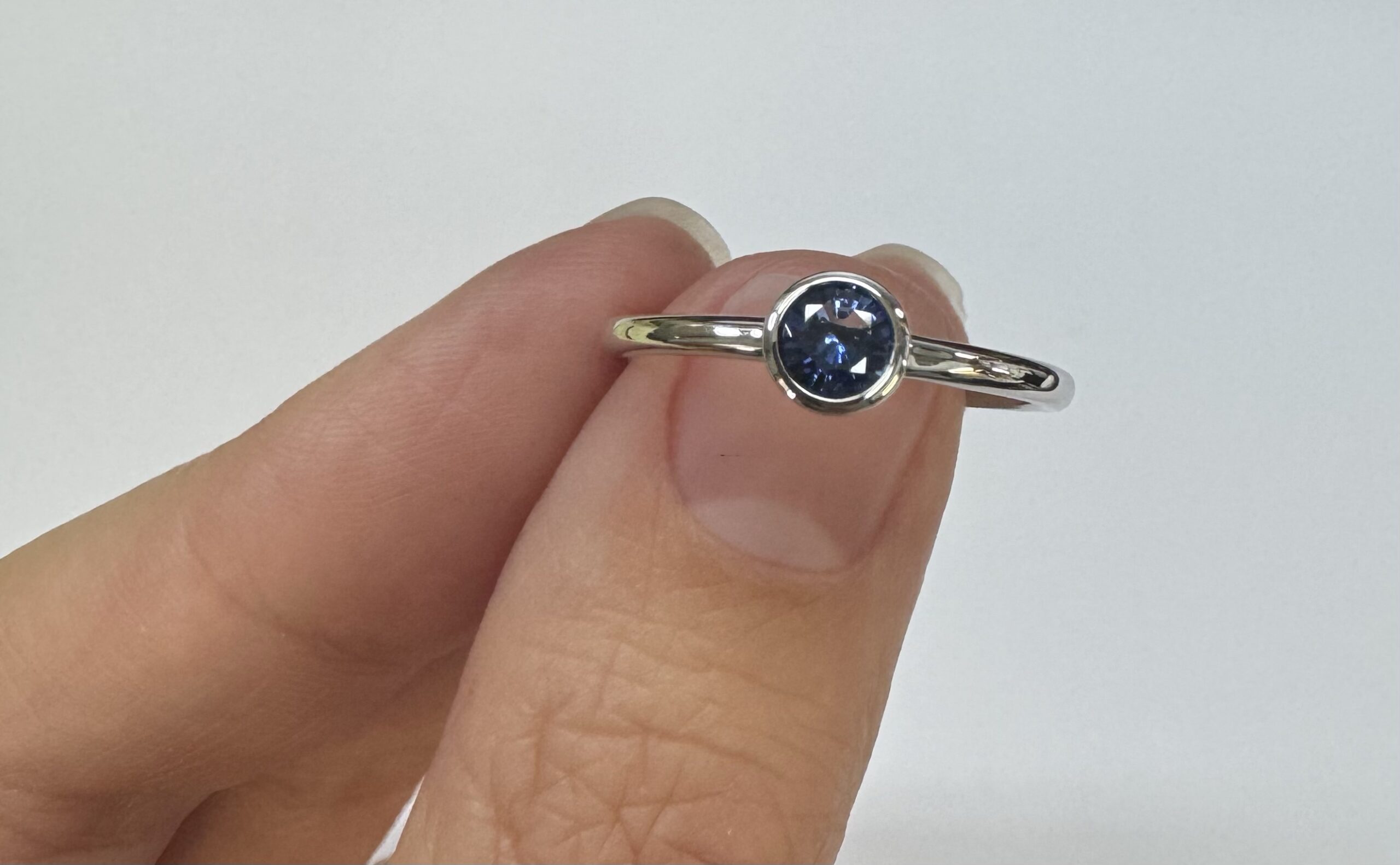 14k White Gold Genuine .41 Cttw Ceylon Sapphire Bezel Ring - Image 4