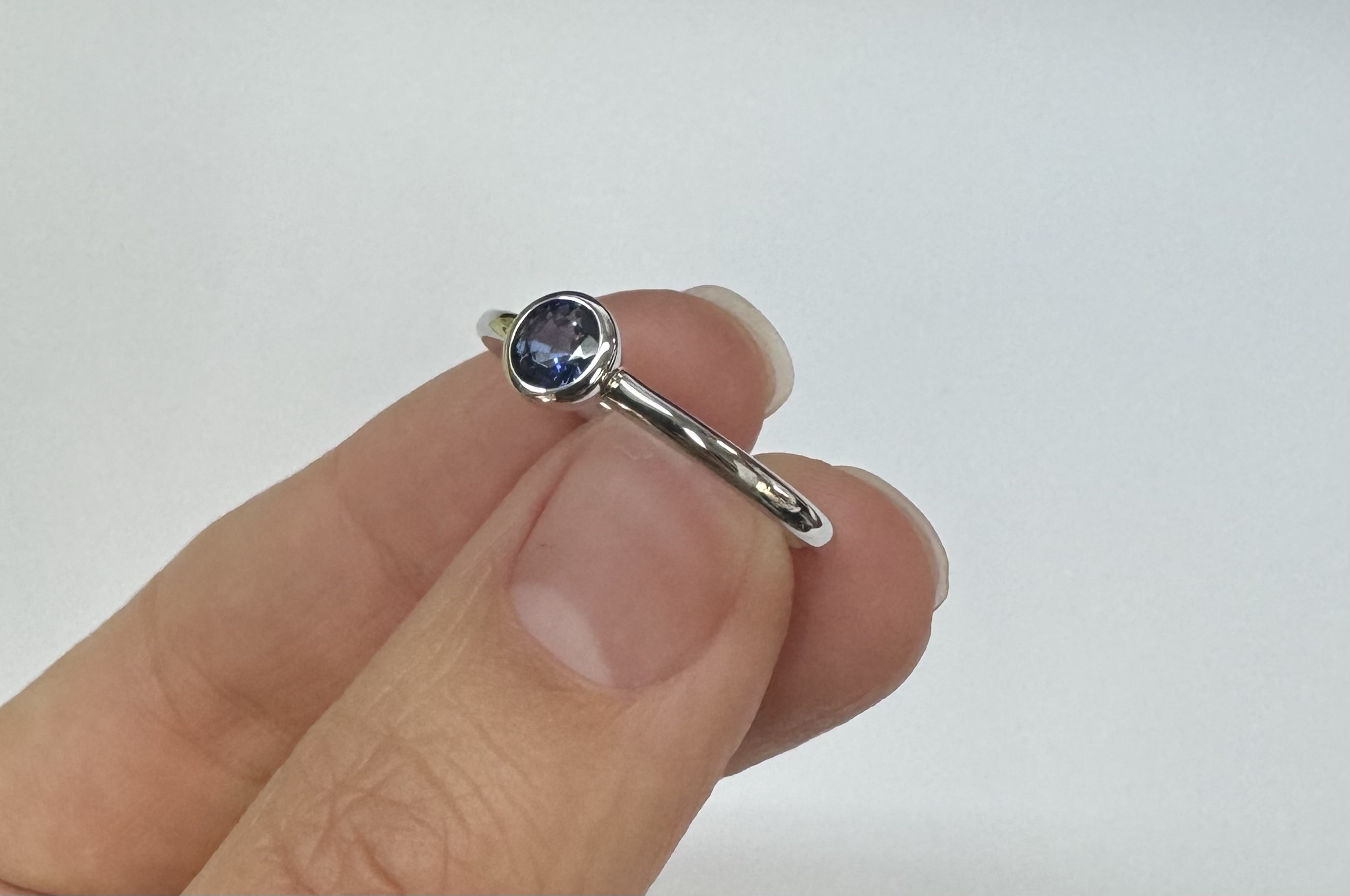 14k White Gold Genuine .41 Cttw Ceylon Sapphire Bezel Ring - Image 12