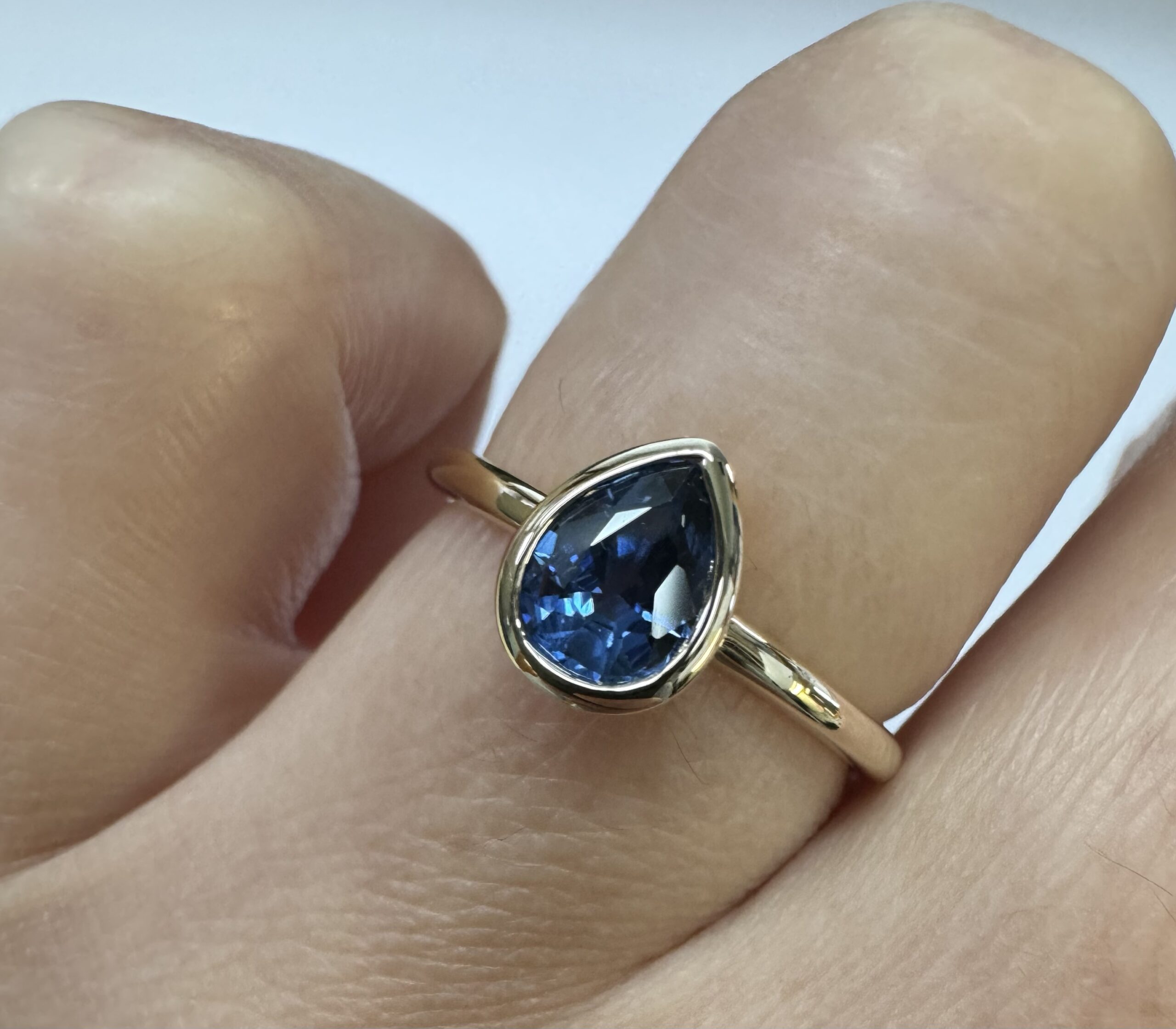 14k Yellow Gold .73 Cttw Pear Shaped Ceylon Sapphire Bezel Set Ring - Image 28