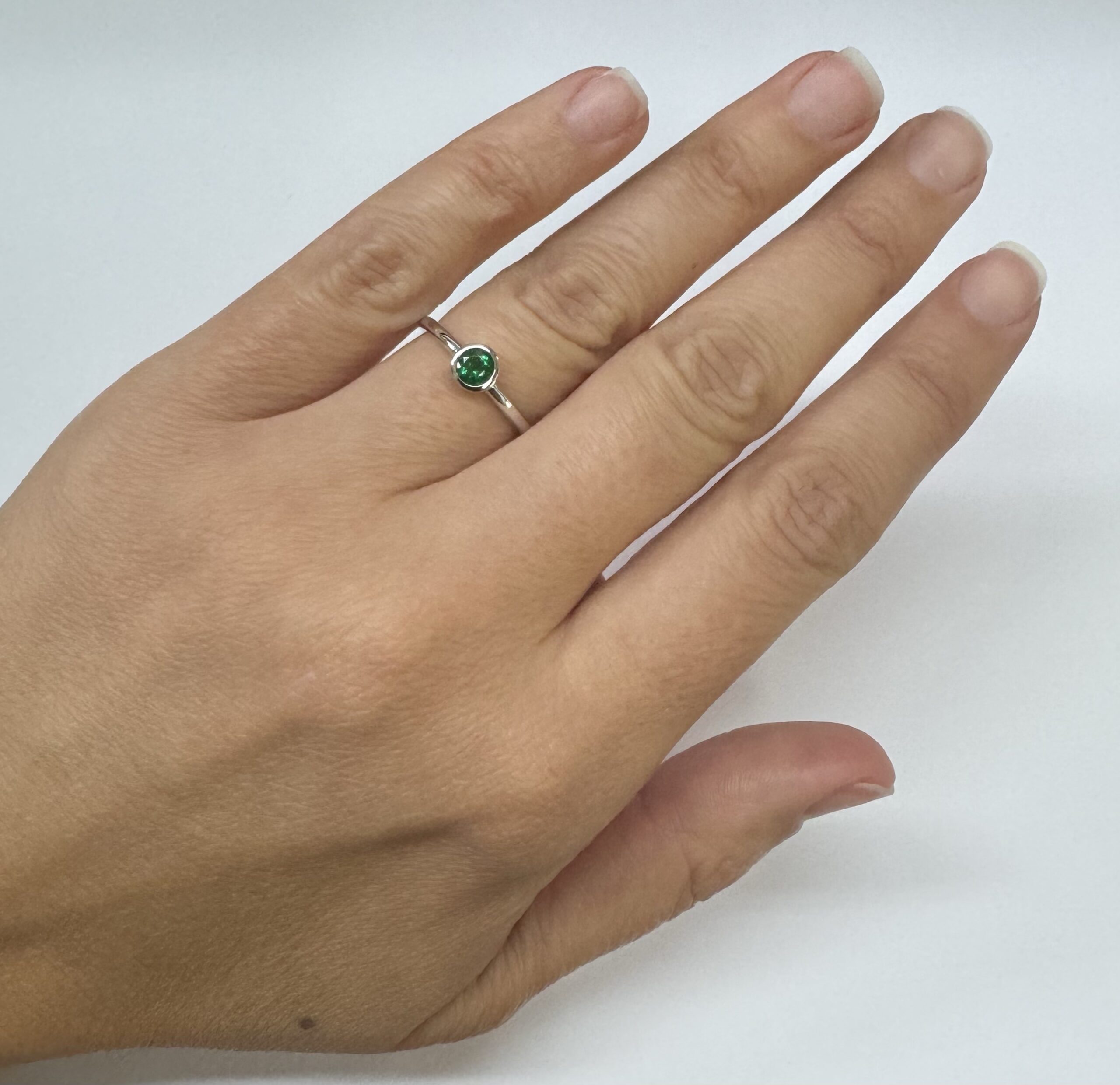 14k White Gold Genuine .28 Cttw Emerald Bezel Ring - Image 18