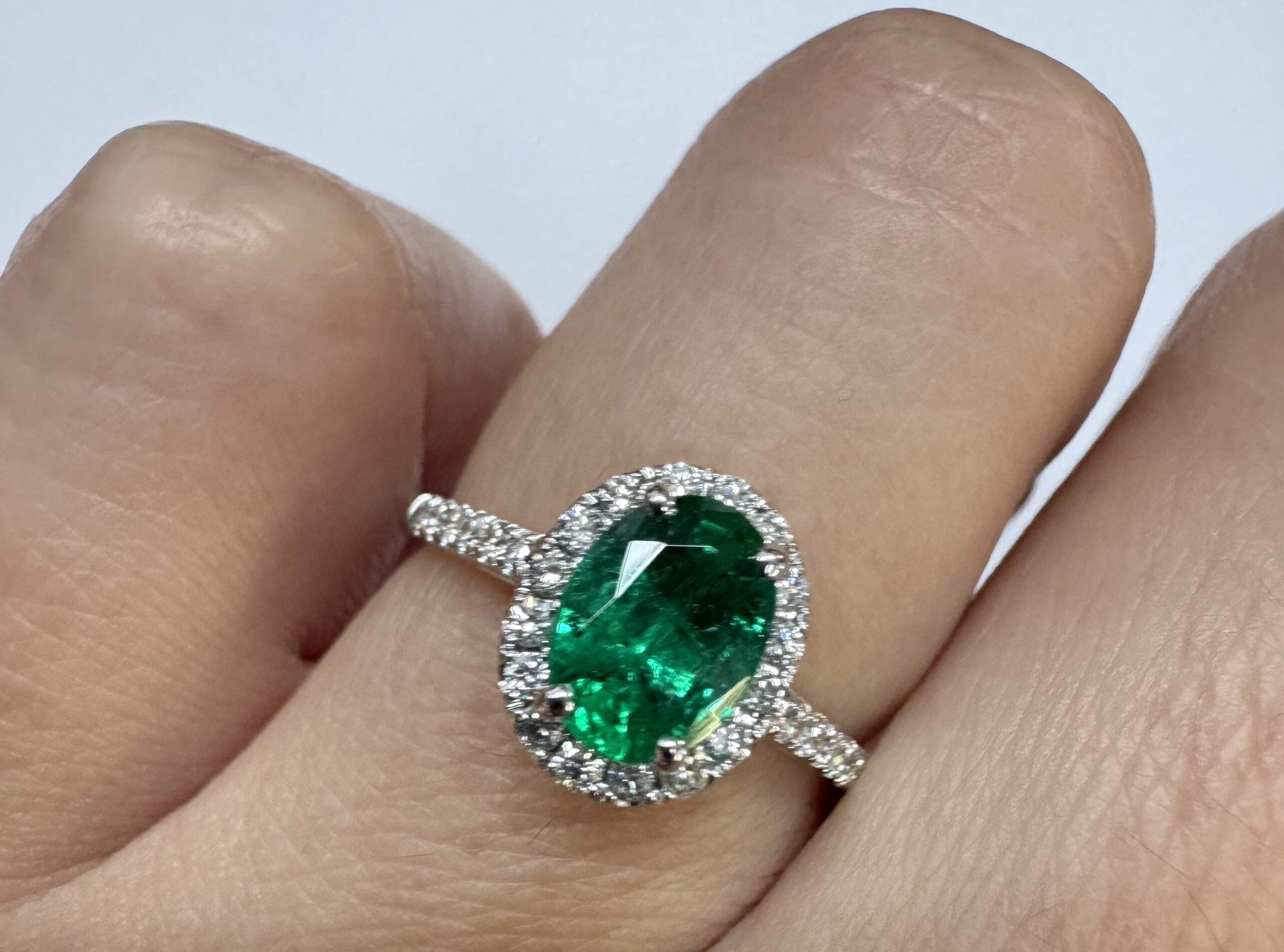 14k White Gold Genuine .91 Cttw Emerald & Diamond Halo Ring - Image 28