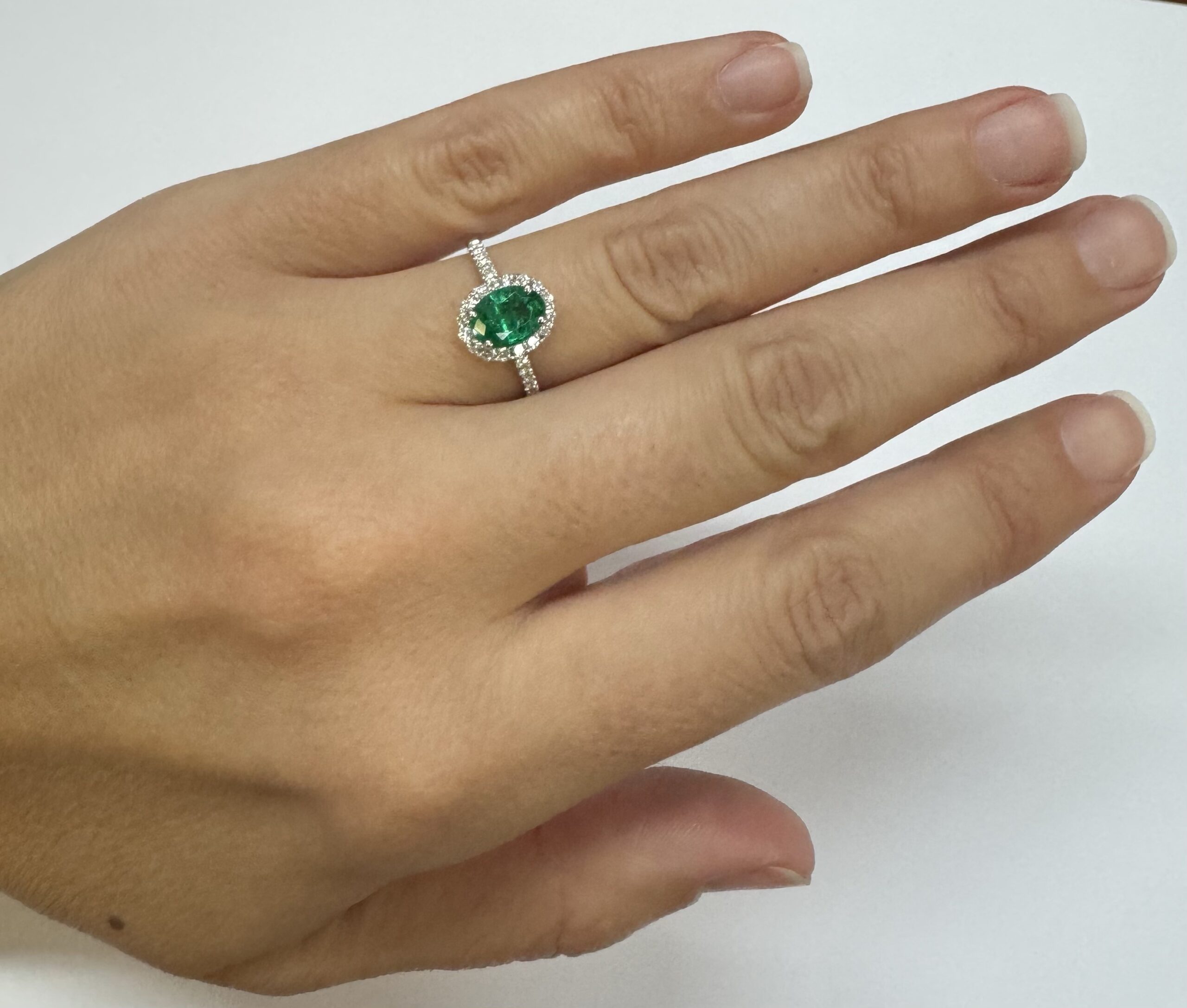 14k White Gold Genuine .91 Cttw Emerald & Diamond Halo Ring - Image 31