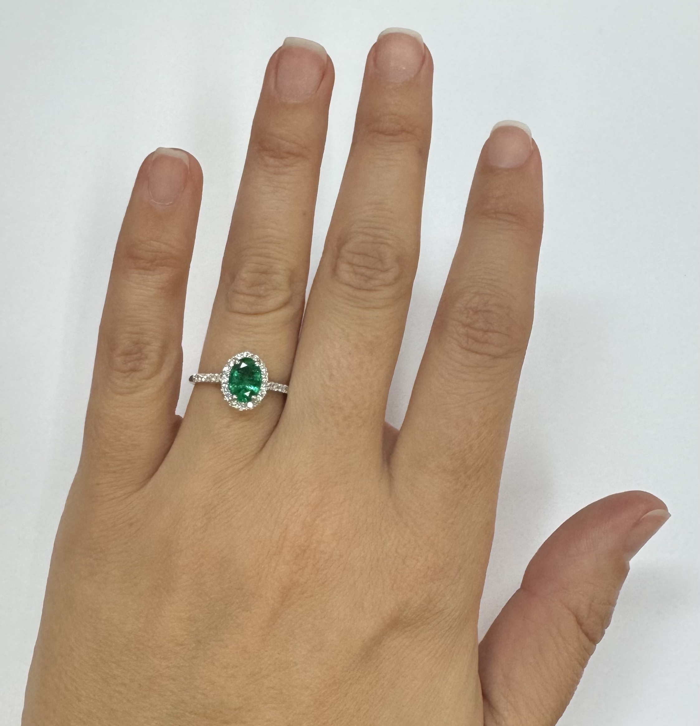 14k White Gold Genuine .91 Cttw Emerald & Diamond Halo Ring - Image 33