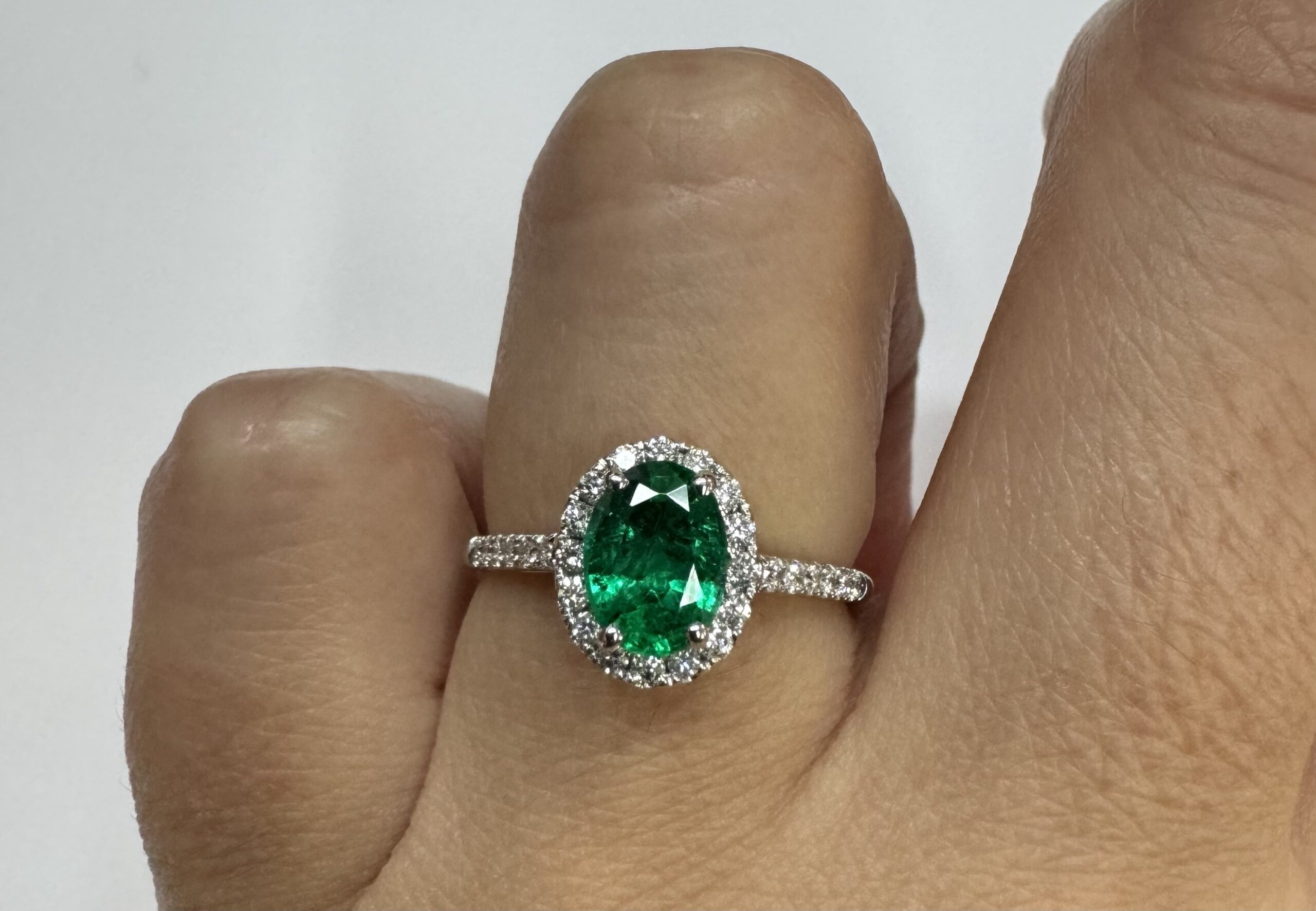 14k White Gold Genuine .91 Cttw Emerald & Diamond Halo Ring - Image 35