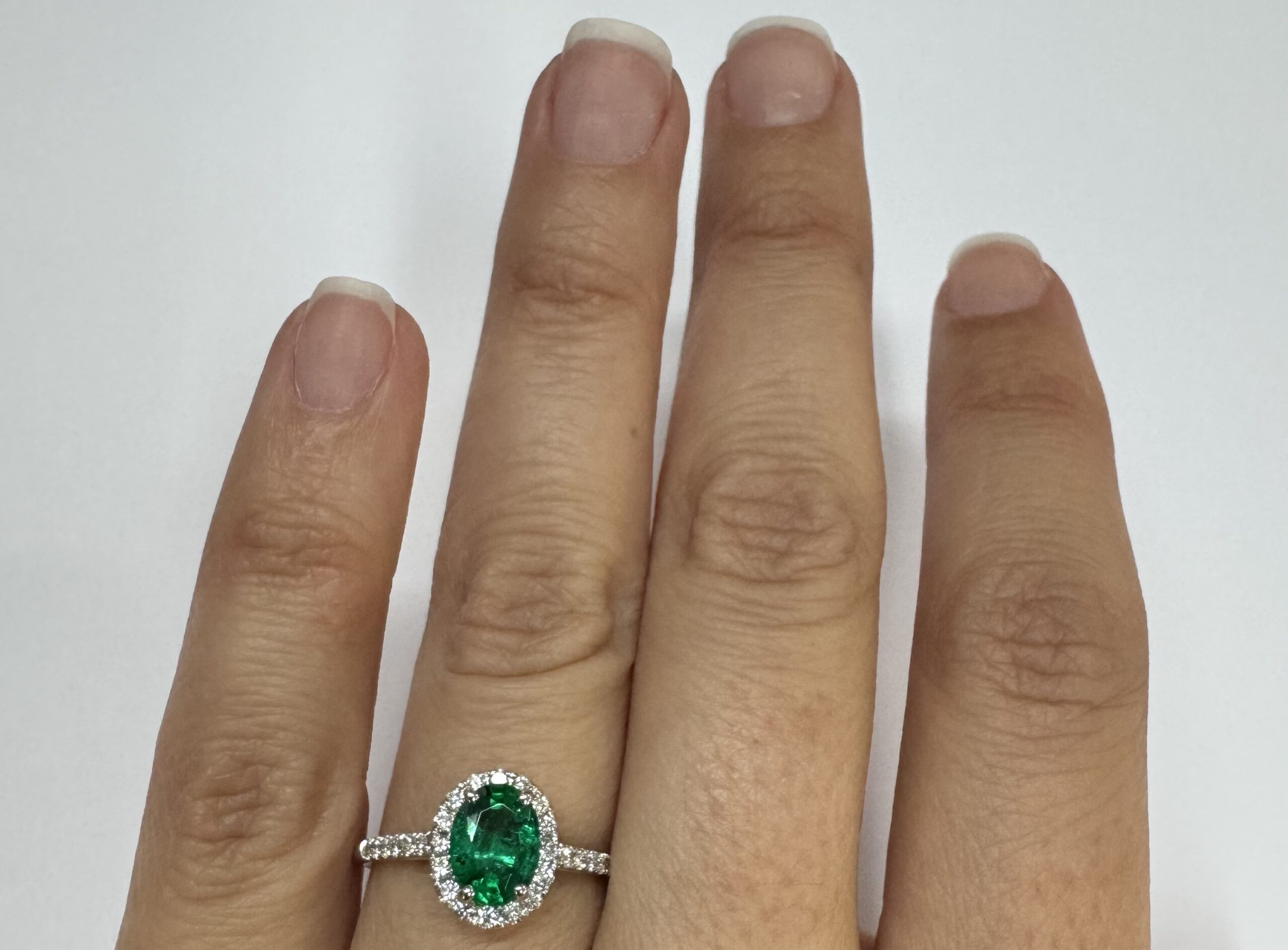 14k White Gold Genuine .91 Cttw Emerald & Diamond Halo Ring - Image 39
