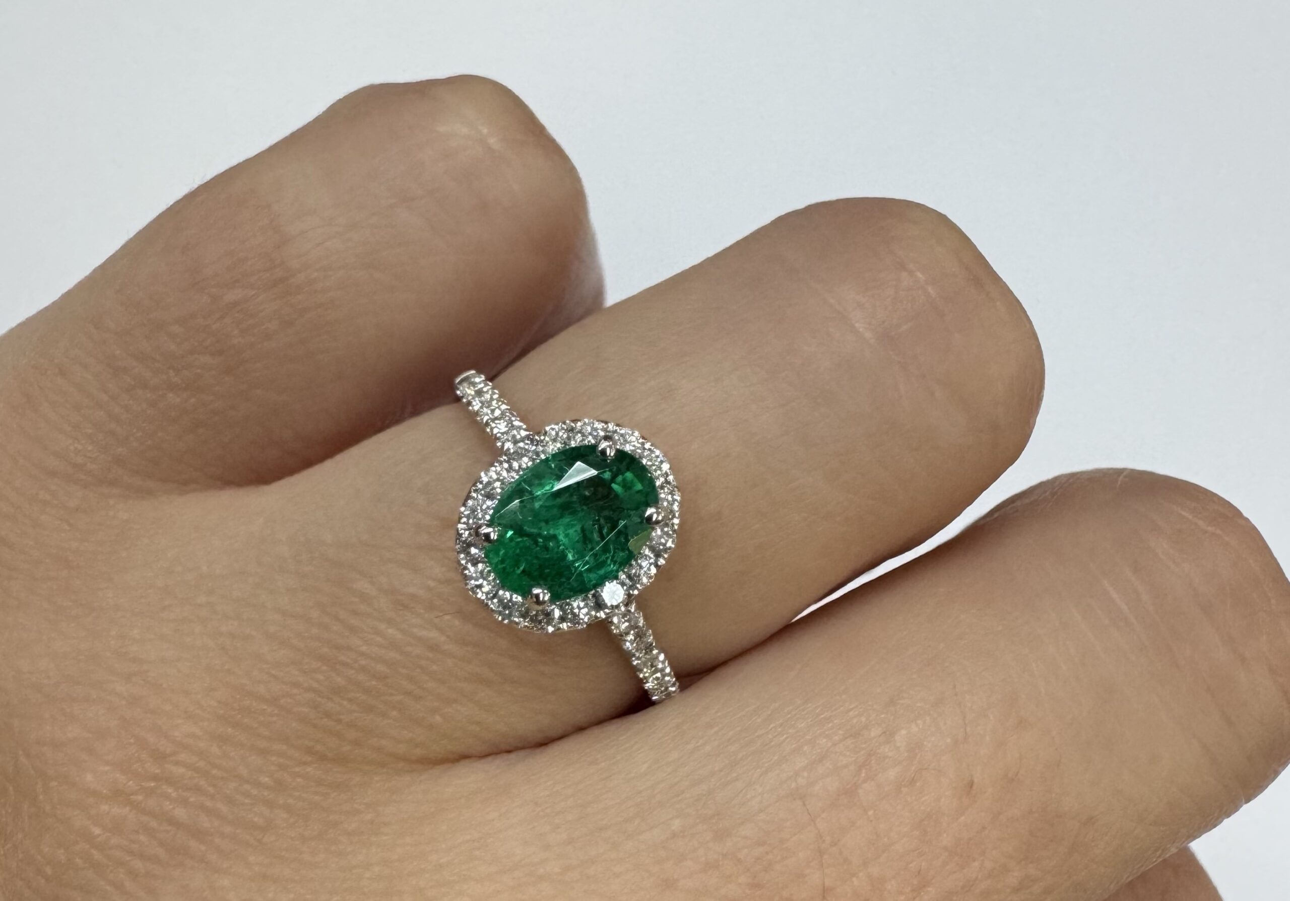 14k White Gold Genuine .91 Cttw Emerald & Diamond Halo Ring - Image 41