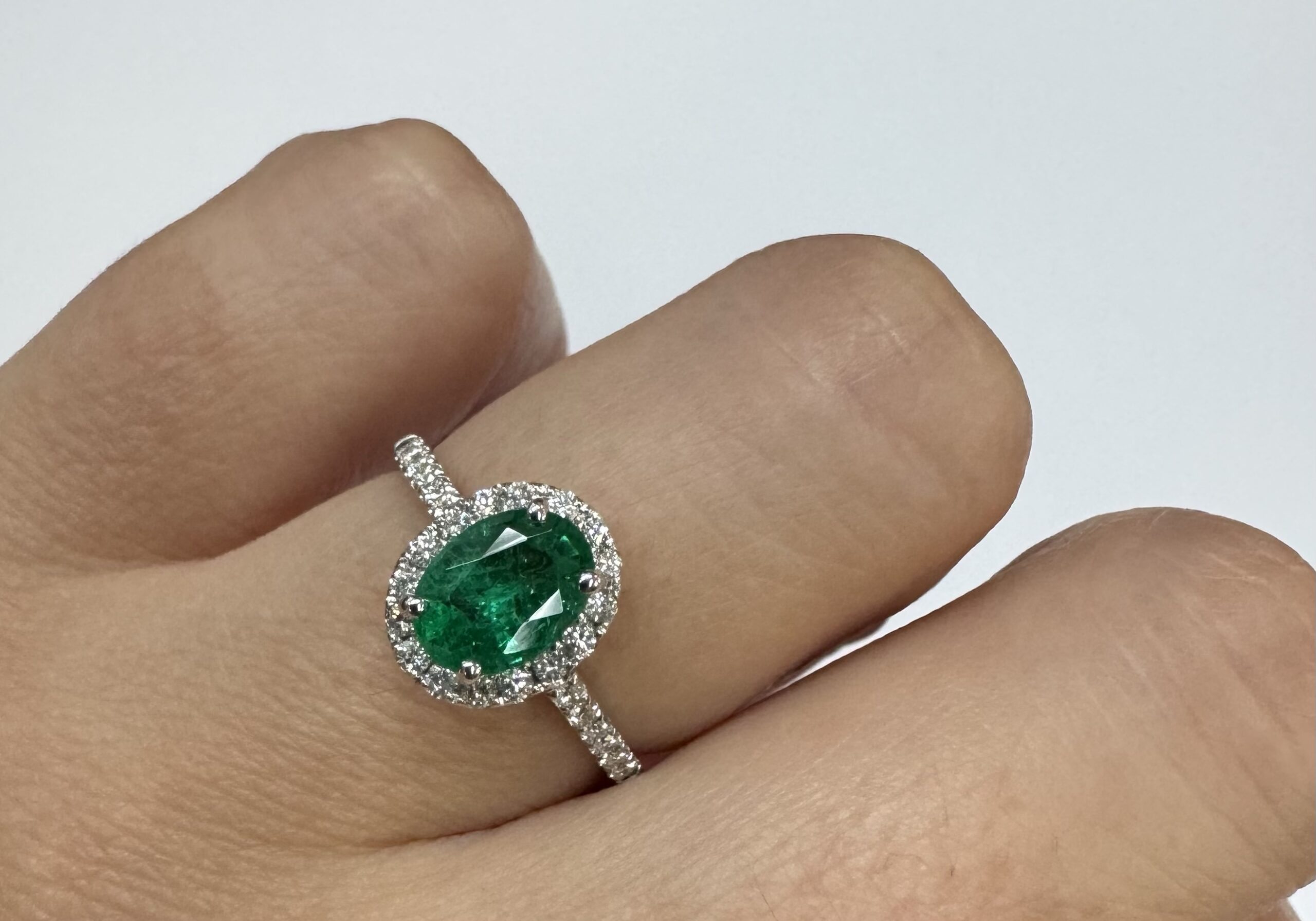 14k White Gold Genuine .91 Cttw Emerald & Diamond Halo Ring - Image 42