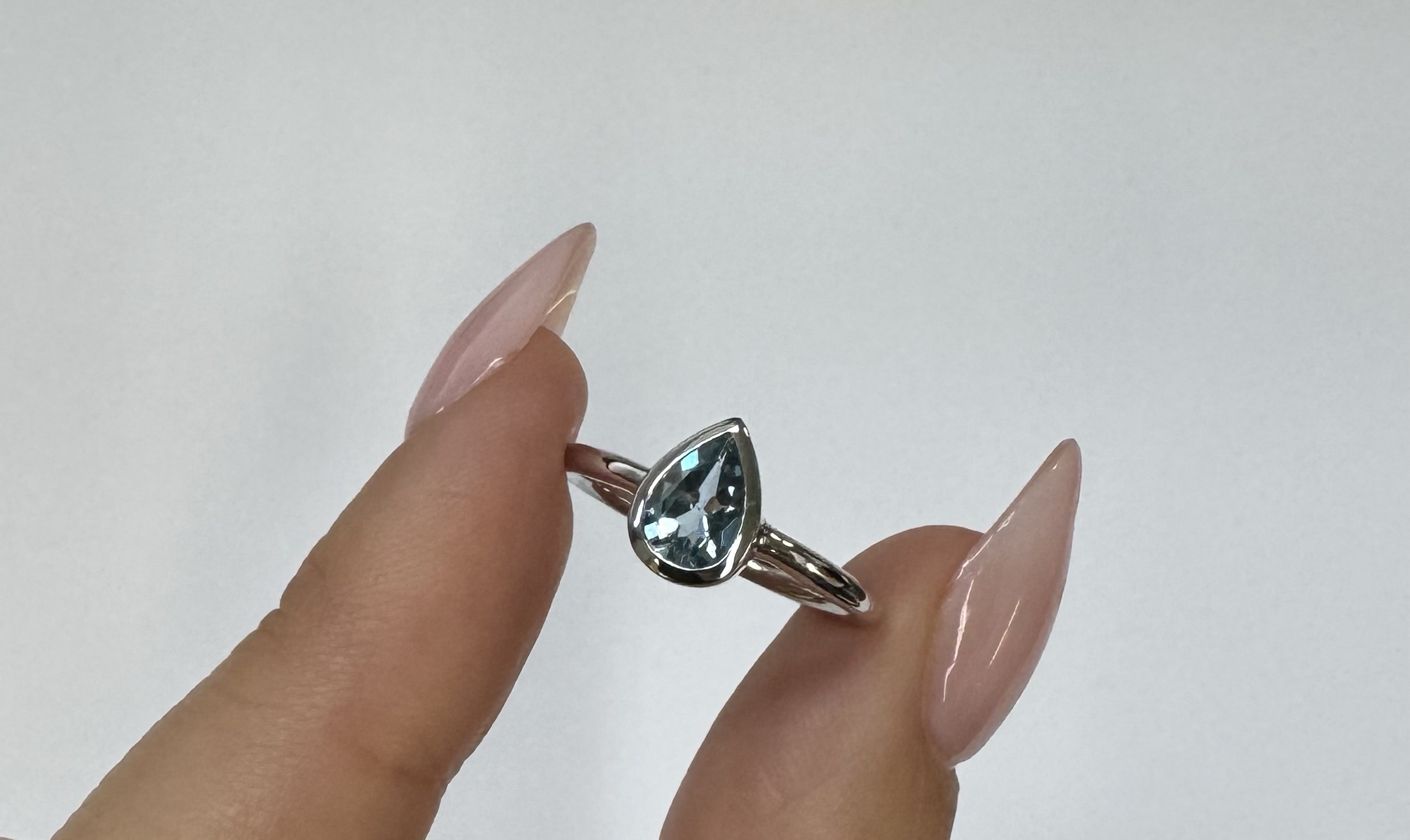 14k White Gold Genuine .59 Cttw Pear Shaped Aquamarine Bezel Ring - Image 7