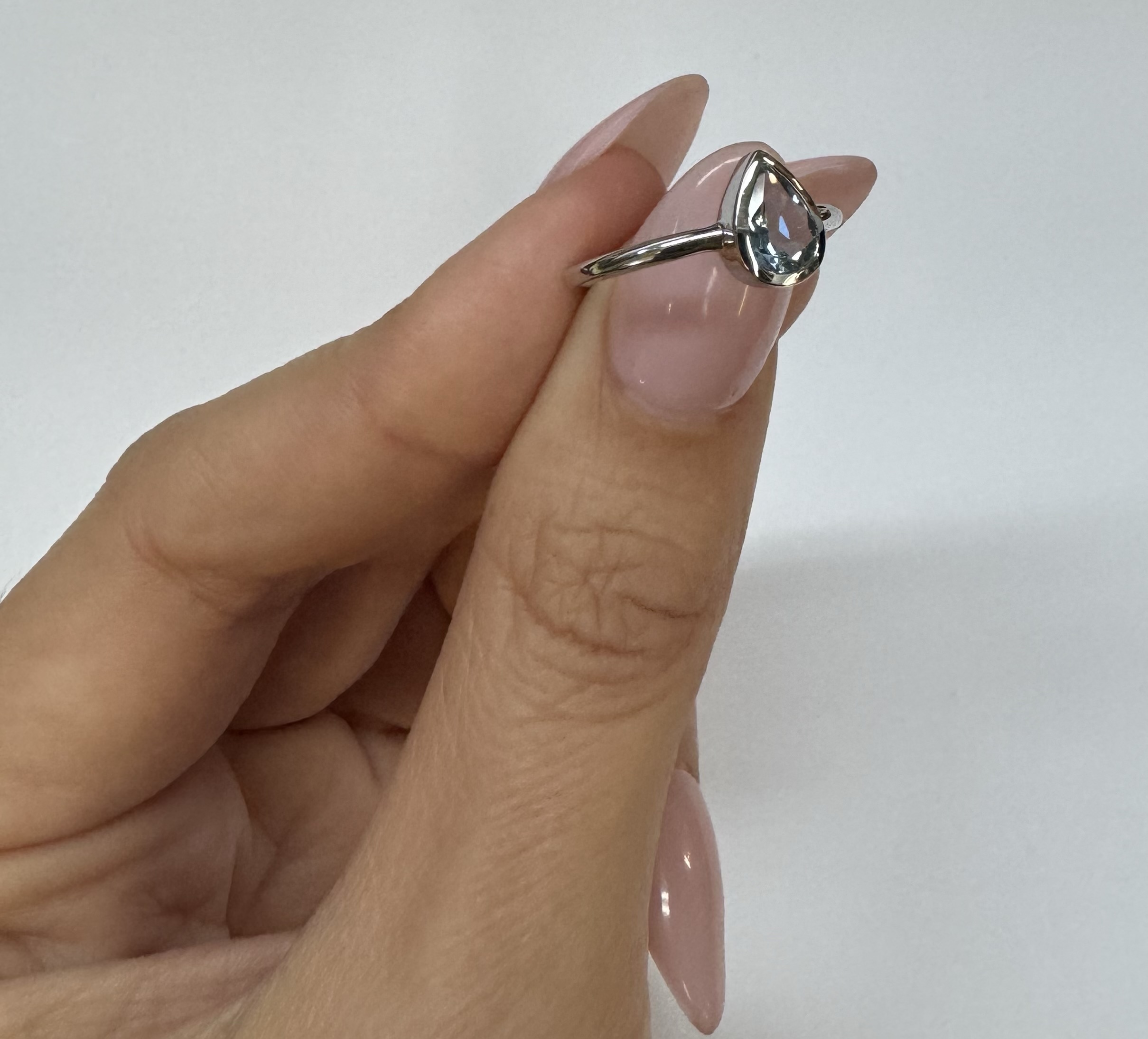 14k White Gold Genuine .59 Cttw Pear Shaped Aquamarine Bezel Ring - Image 9