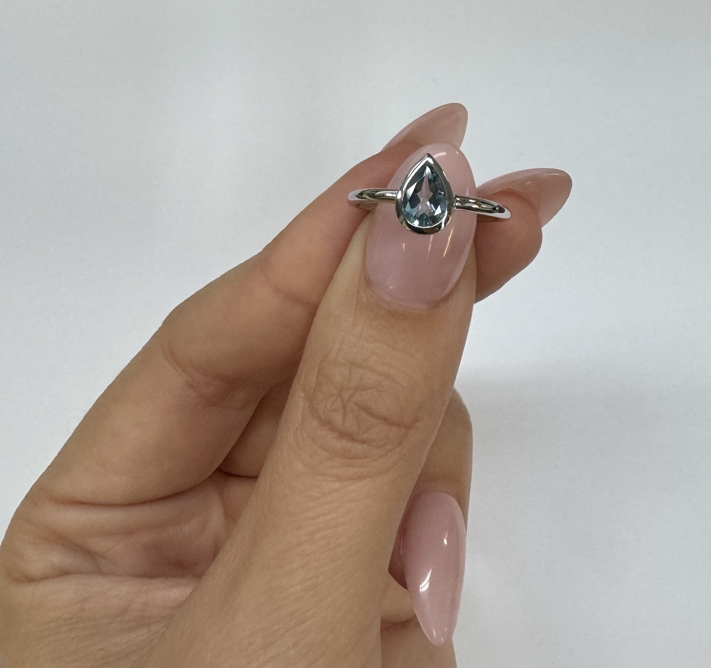 14k White Gold Genuine .59 Cttw Pear Shaped Aquamarine Bezel Ring - Image 17