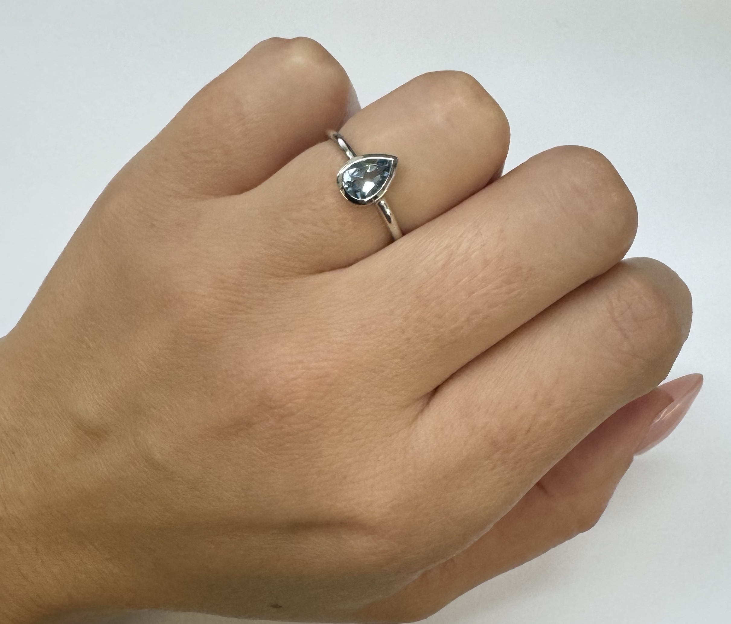 14k White Gold Genuine .59 Cttw Pear Shaped Aquamarine Bezel Ring - Image 19