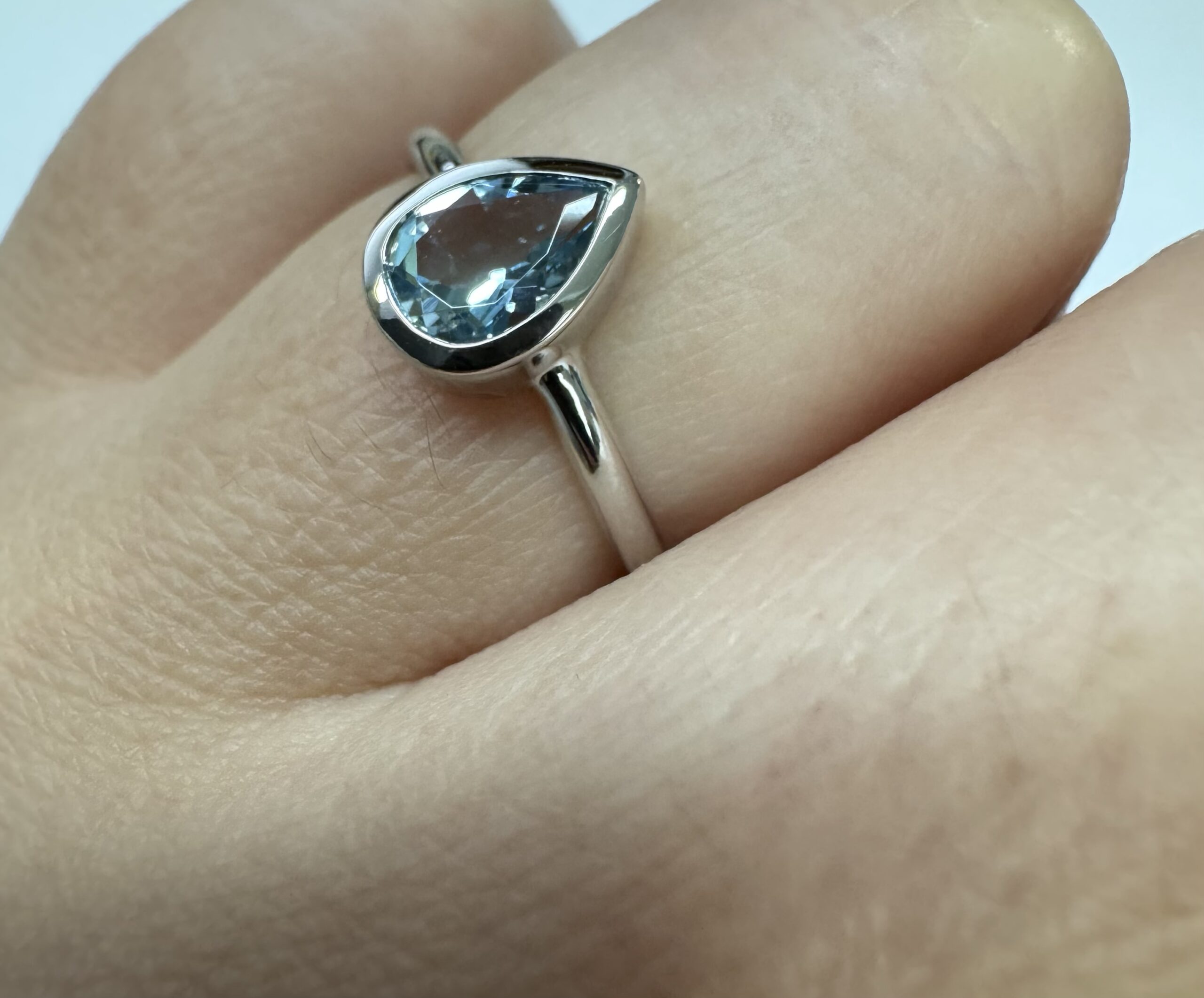 14k White Gold Genuine .59 Cttw Pear Shaped Aquamarine Bezel Ring - Image 20