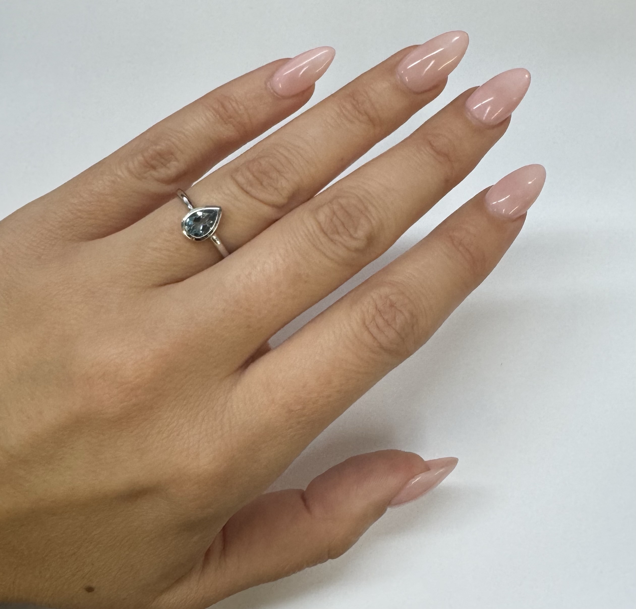 14k White Gold Genuine .59 Cttw Pear Shaped Aquamarine Bezel Ring - Image 28