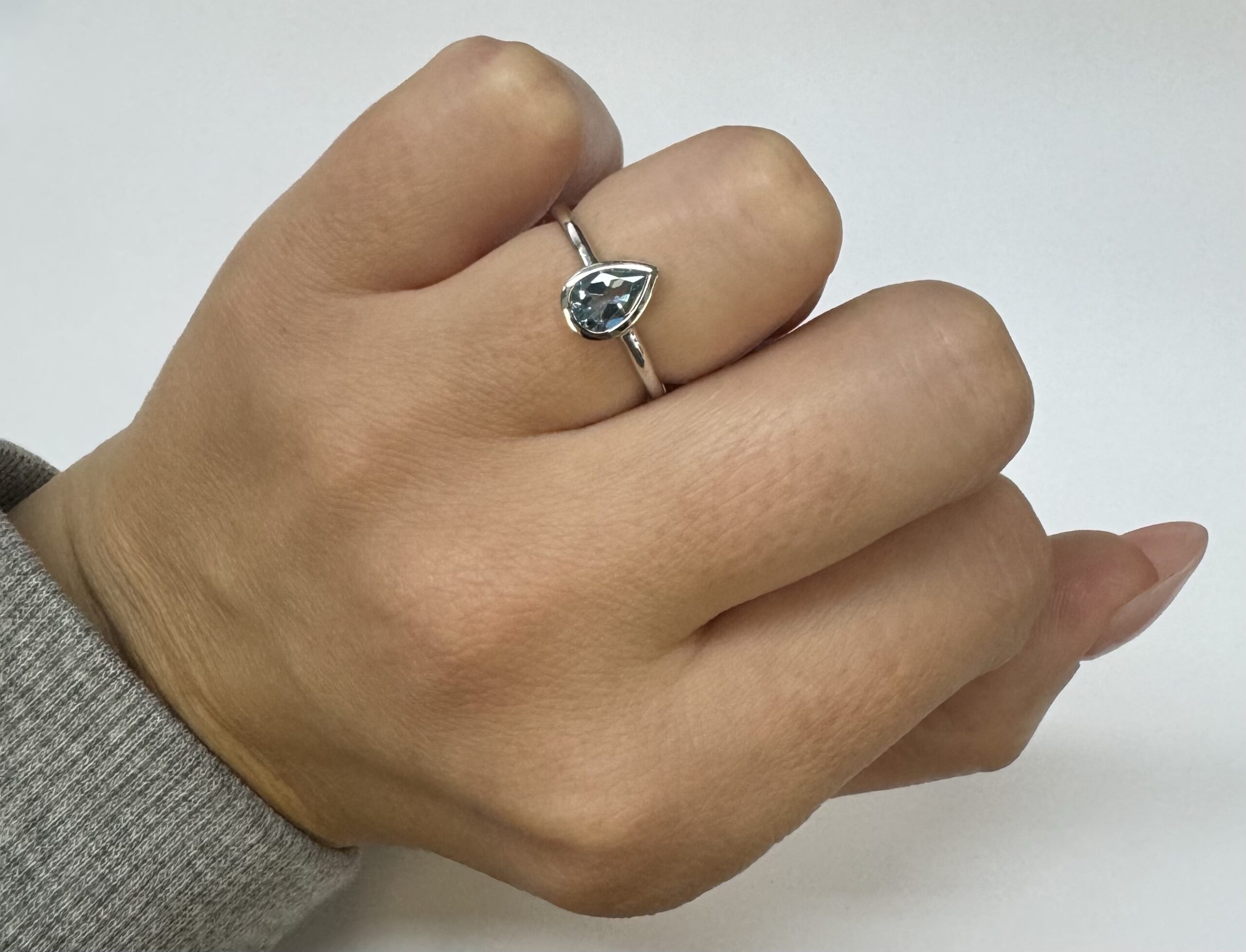 14k White Gold Genuine .59 Cttw Pear Shaped Aquamarine Bezel Ring - Image 33