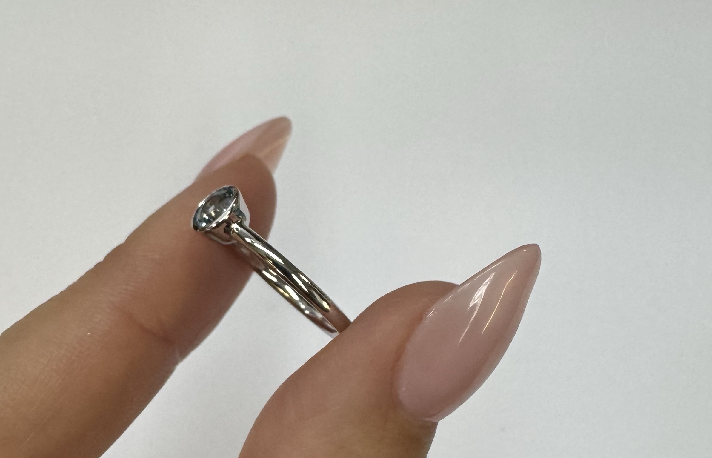 14k White Gold Genuine .34 Cttw Aquamarine Bezel Ring - Image 6