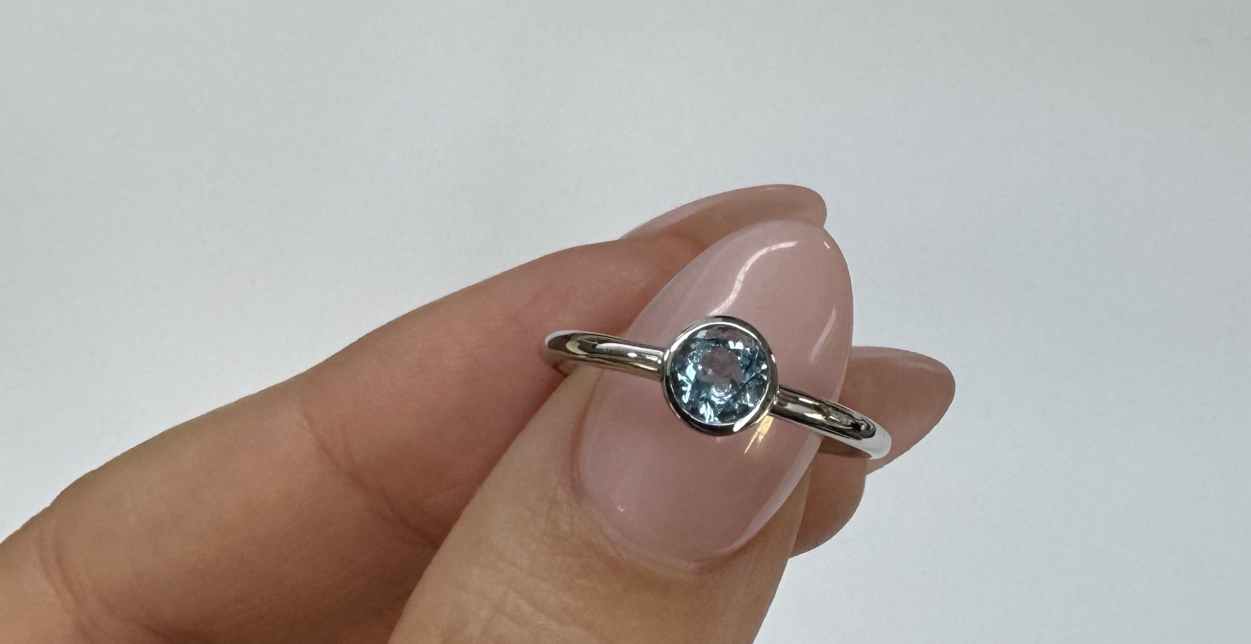 14k White Gold Genuine .34 Cttw Aquamarine Bezel Ring - Image 13