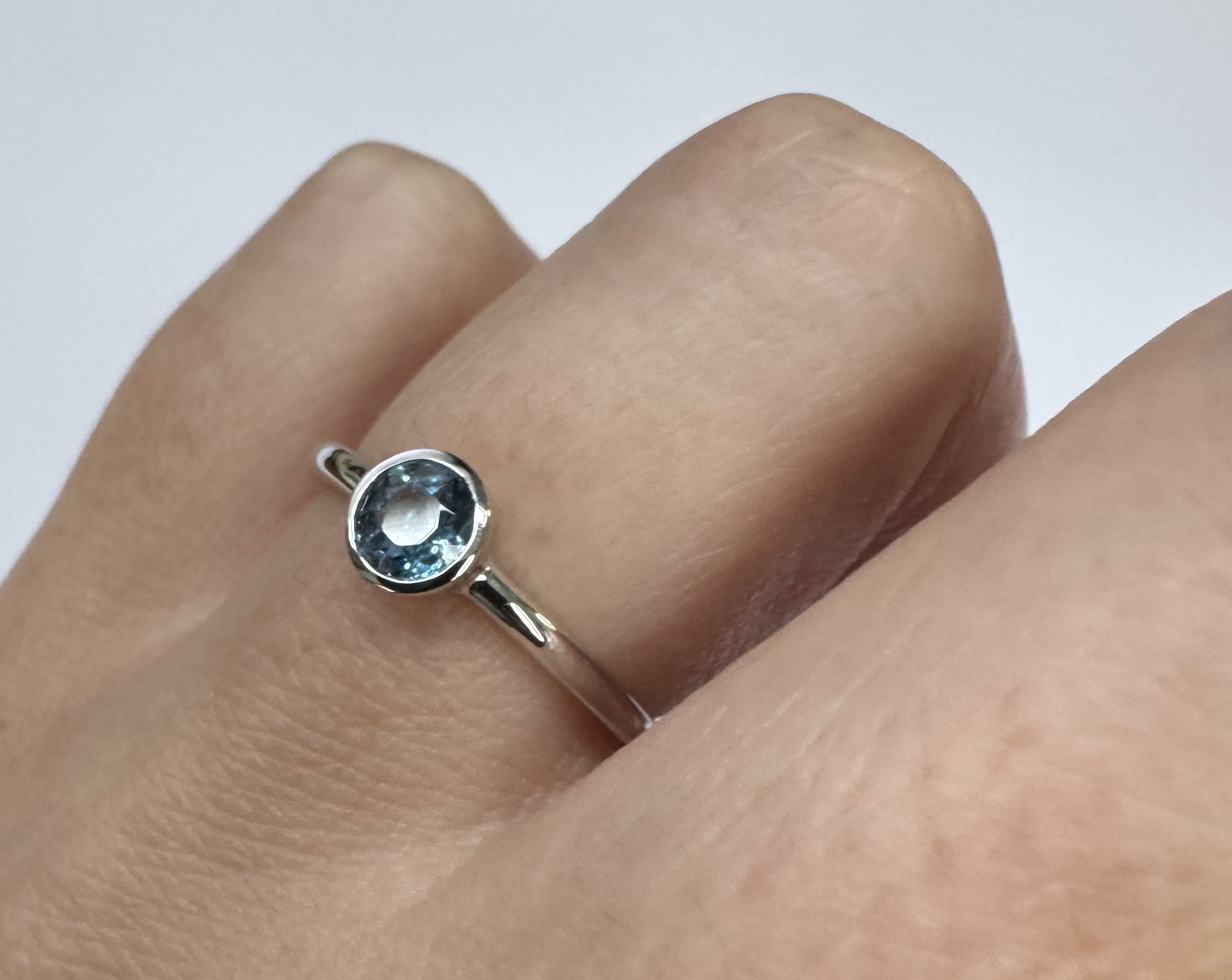 14k White Gold Genuine .34 Cttw Aquamarine Bezel Ring - Image 23