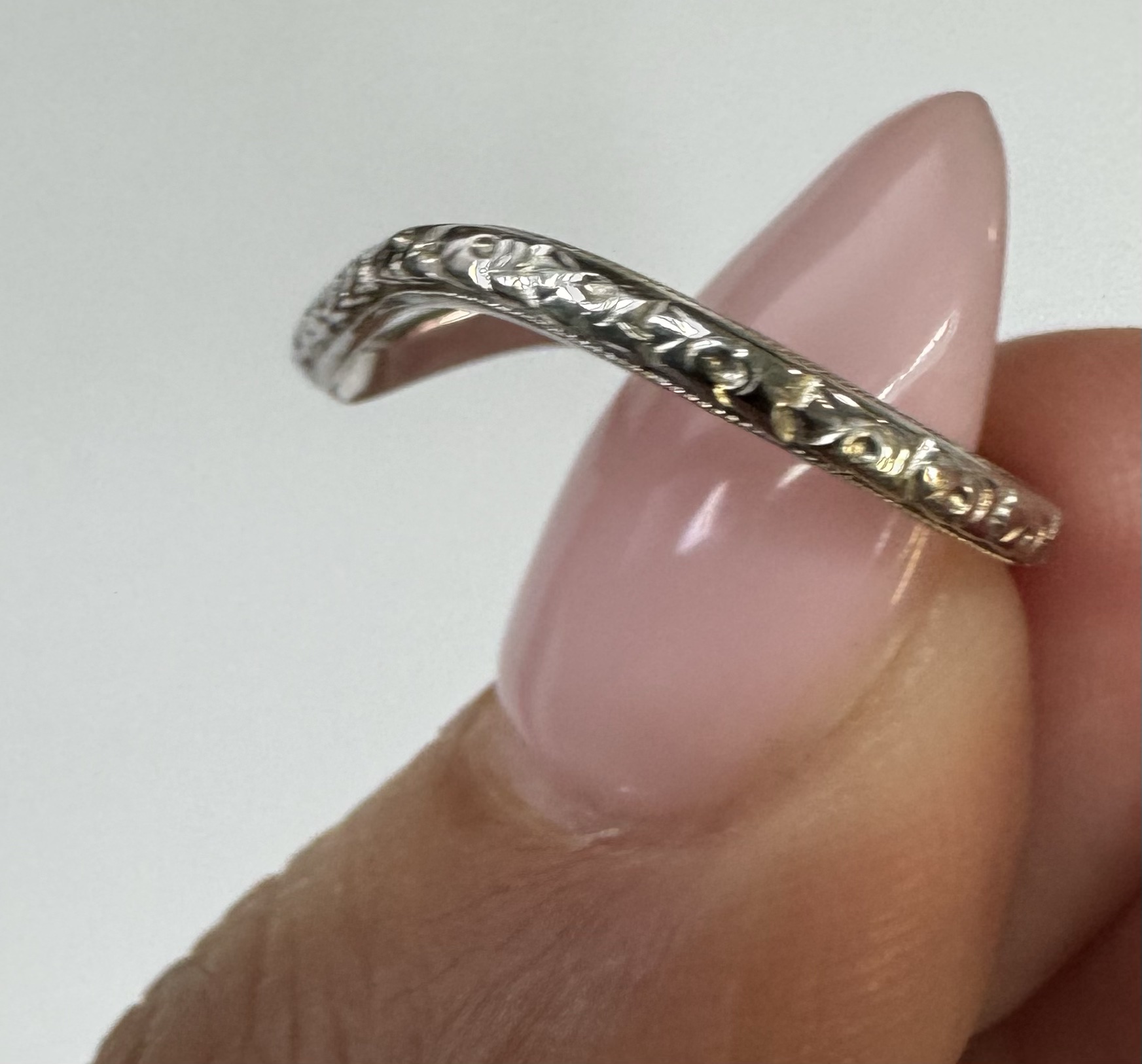 Vintage 18k White Gold Engraved, Curved Wedding Band - Image 9