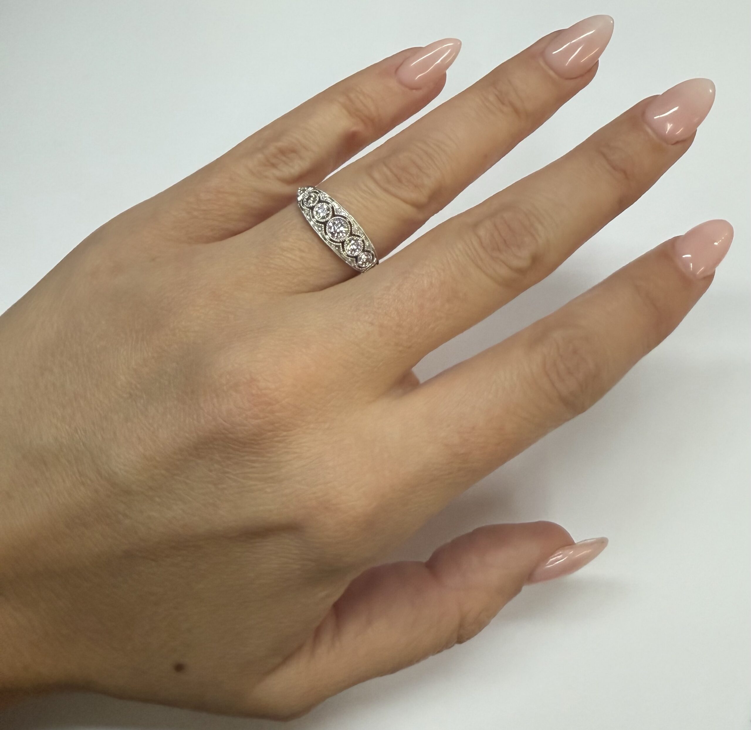 14k White Gold Vintage Inspired 7 Stone Bezel Graudated Round Brilliant Cut Diamond Band - Image 24