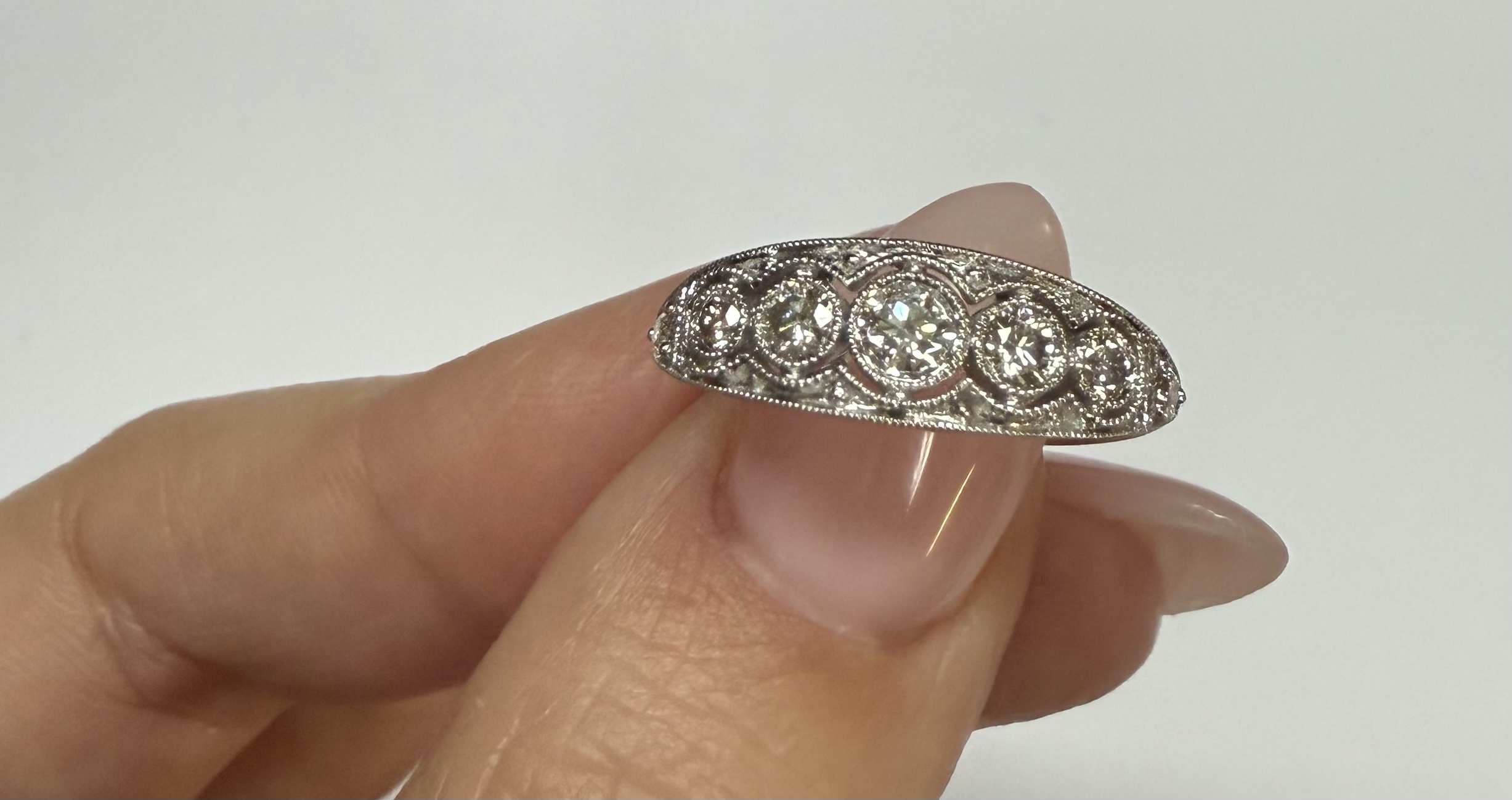 14k White Gold Vintage Inspired 7 Stone Bezel Graudated Round Brilliant Cut Diamond Band - Image 20