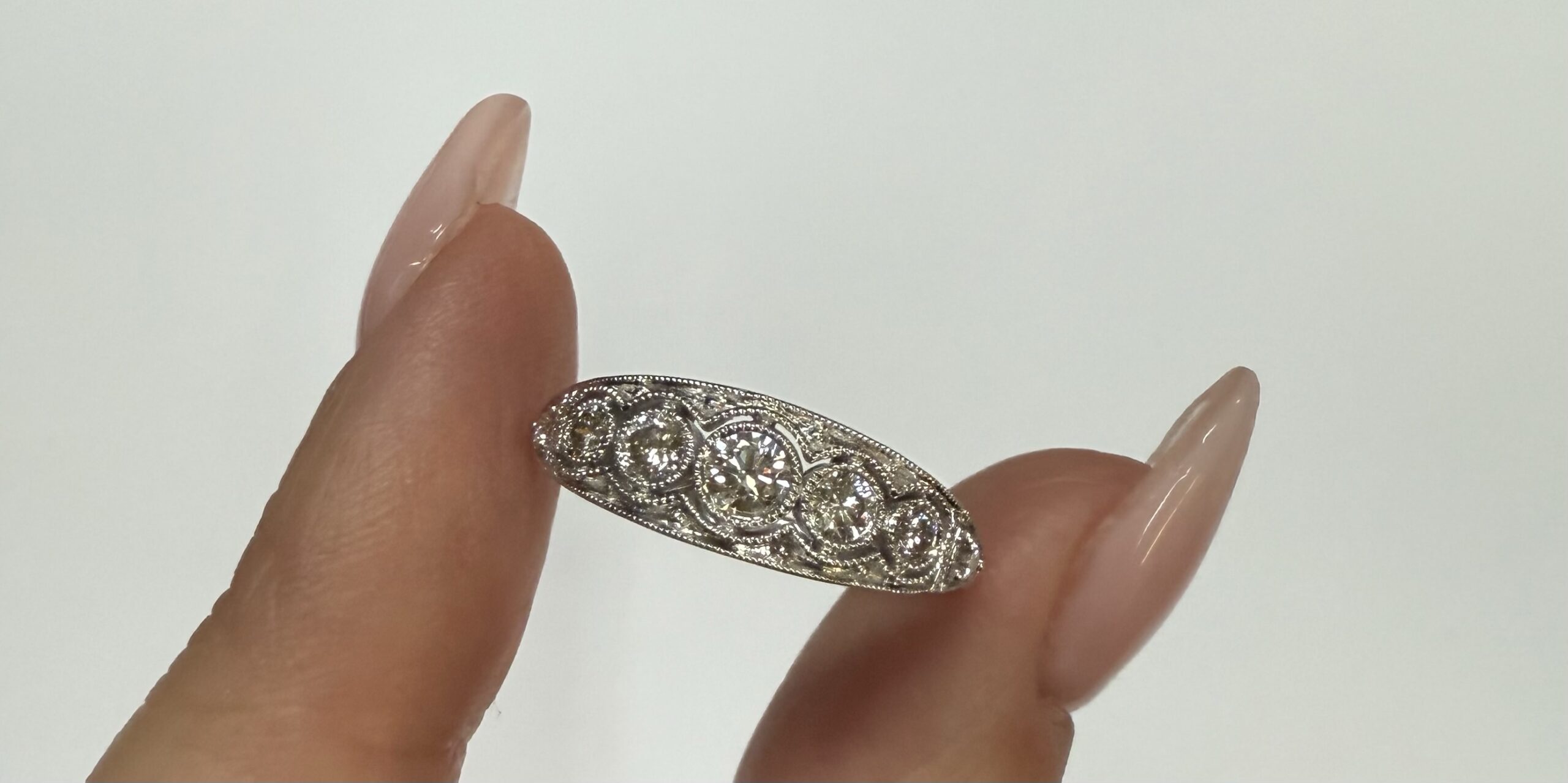 14k White Gold Vintage Inspired 7 Stone Bezel Graudated Round Brilliant Cut Diamond Band - Image 3