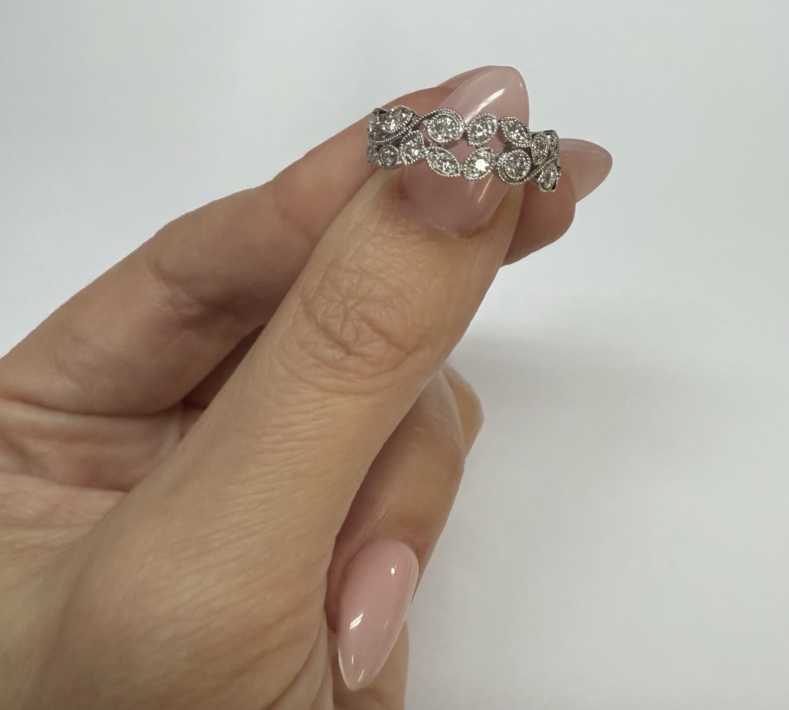 14k White Gold 16 Stone Genuine 1/2 Cttw Round Brilliant Cut Diamond Mill Grain Band - Image 8