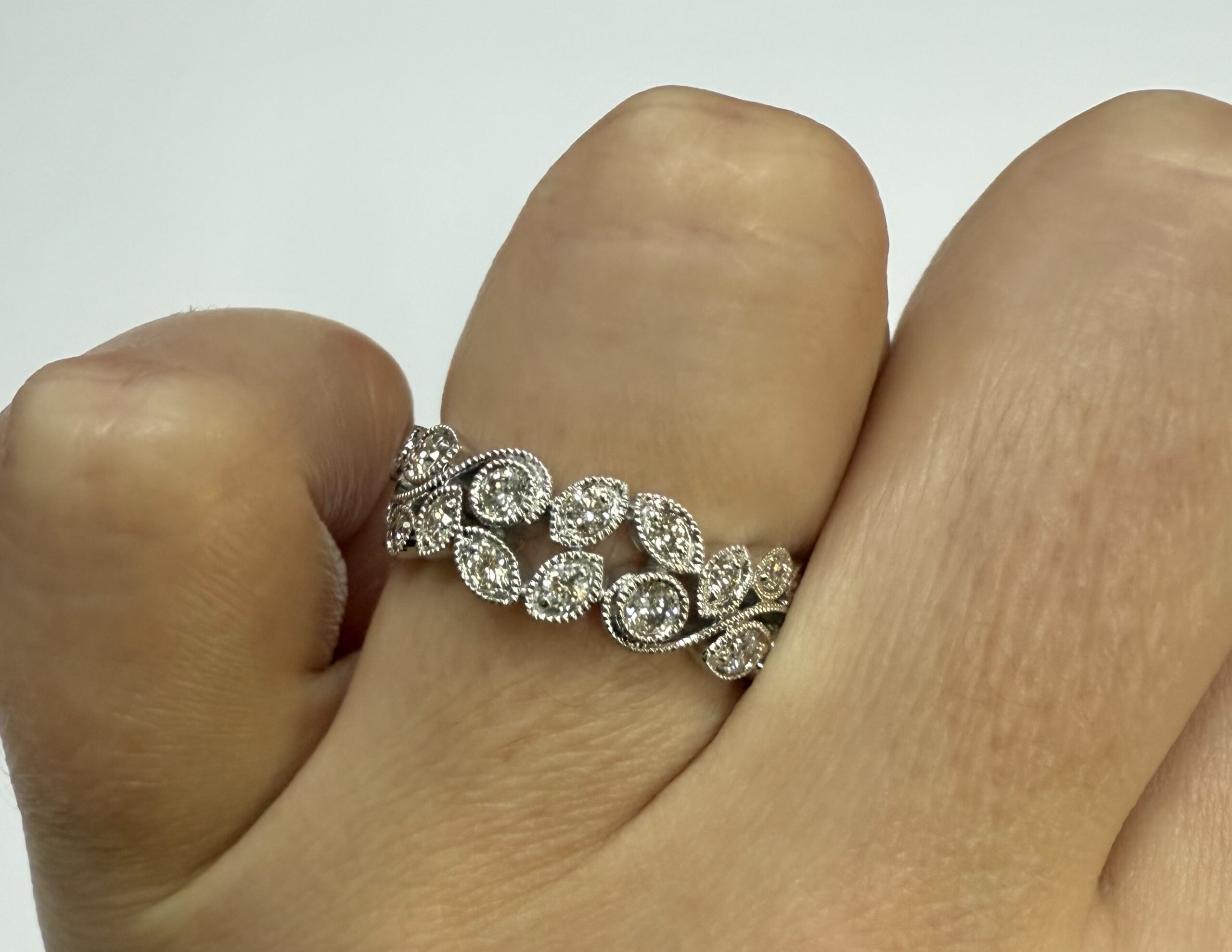 14k White Gold 16 Stone Genuine 1/2 Cttw Round Brilliant Cut Diamond Mill Grain Band - Image 23