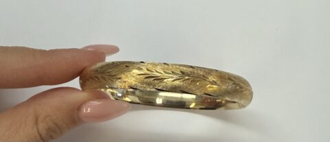 Vintage 14k Yellow Gold Wide Engraved Hinged Bangle Bracelet