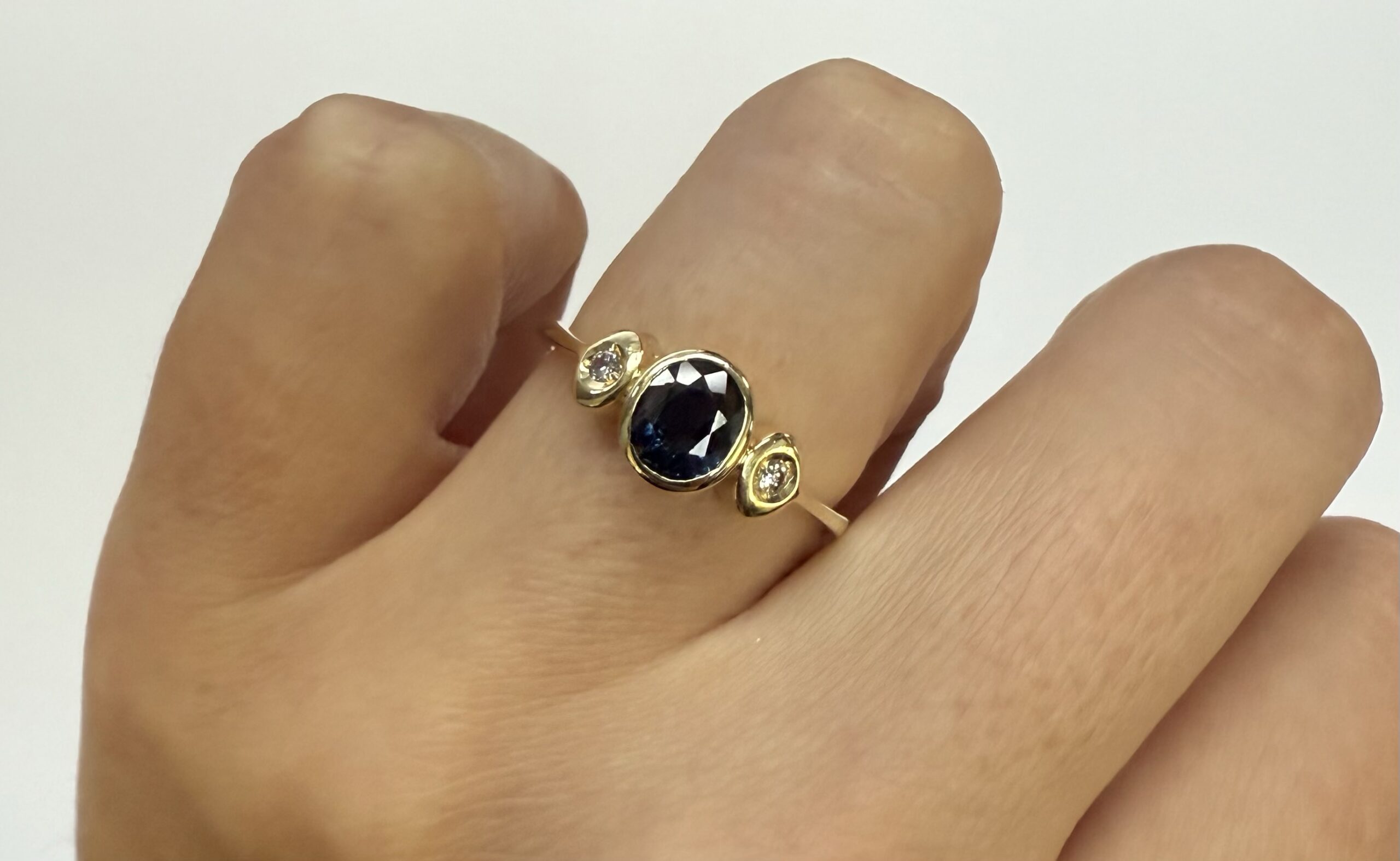 Vintage 18k Yellow Gold Bezel Set Sapphire & Diamond Ring - Image 10