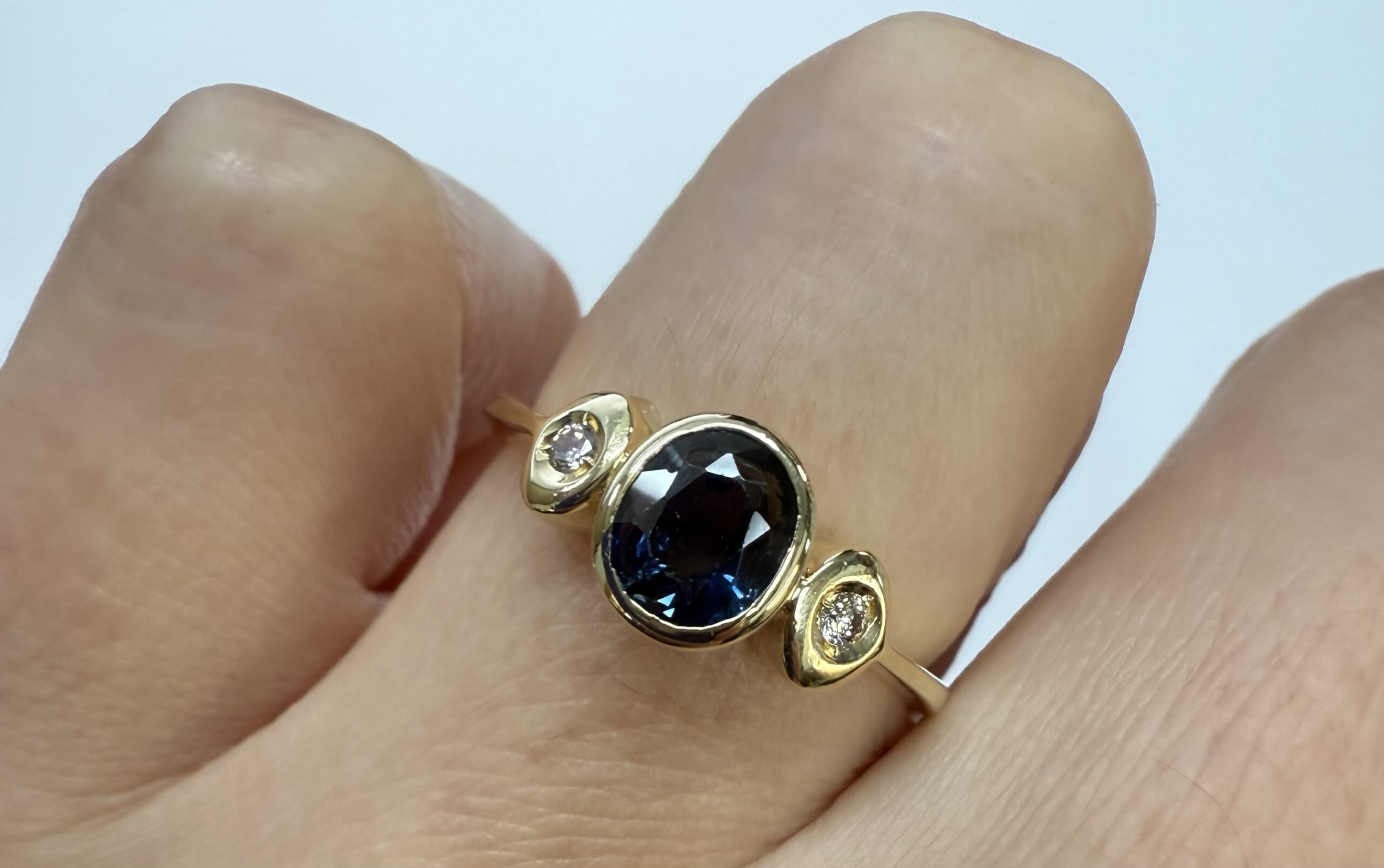 Vintage 18k Yellow Gold Bezel Set Sapphire & Diamond Ring - Image 12