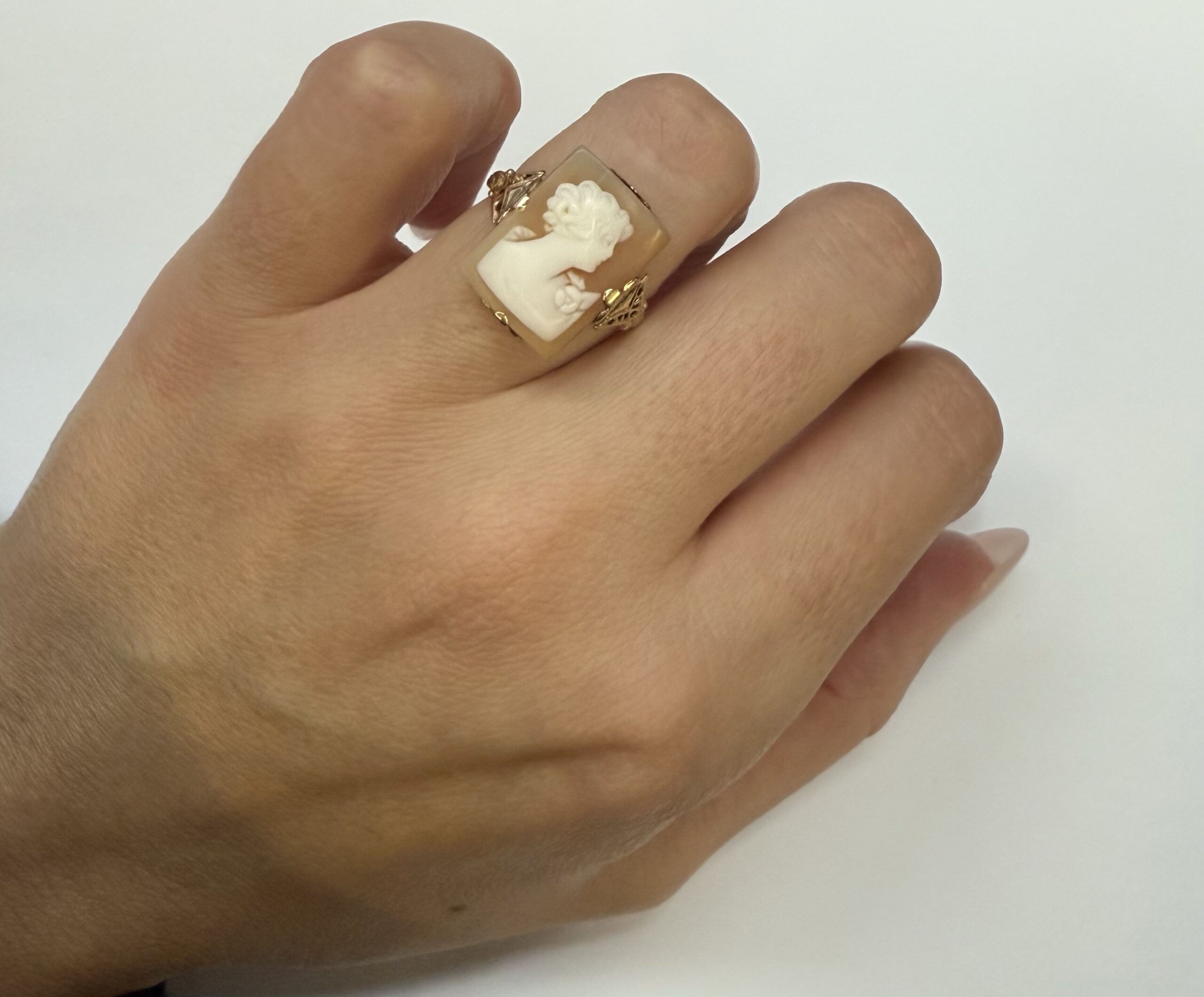 Vintage 10k Yellow Gold Carved Shell Cameo Ring - Image 7