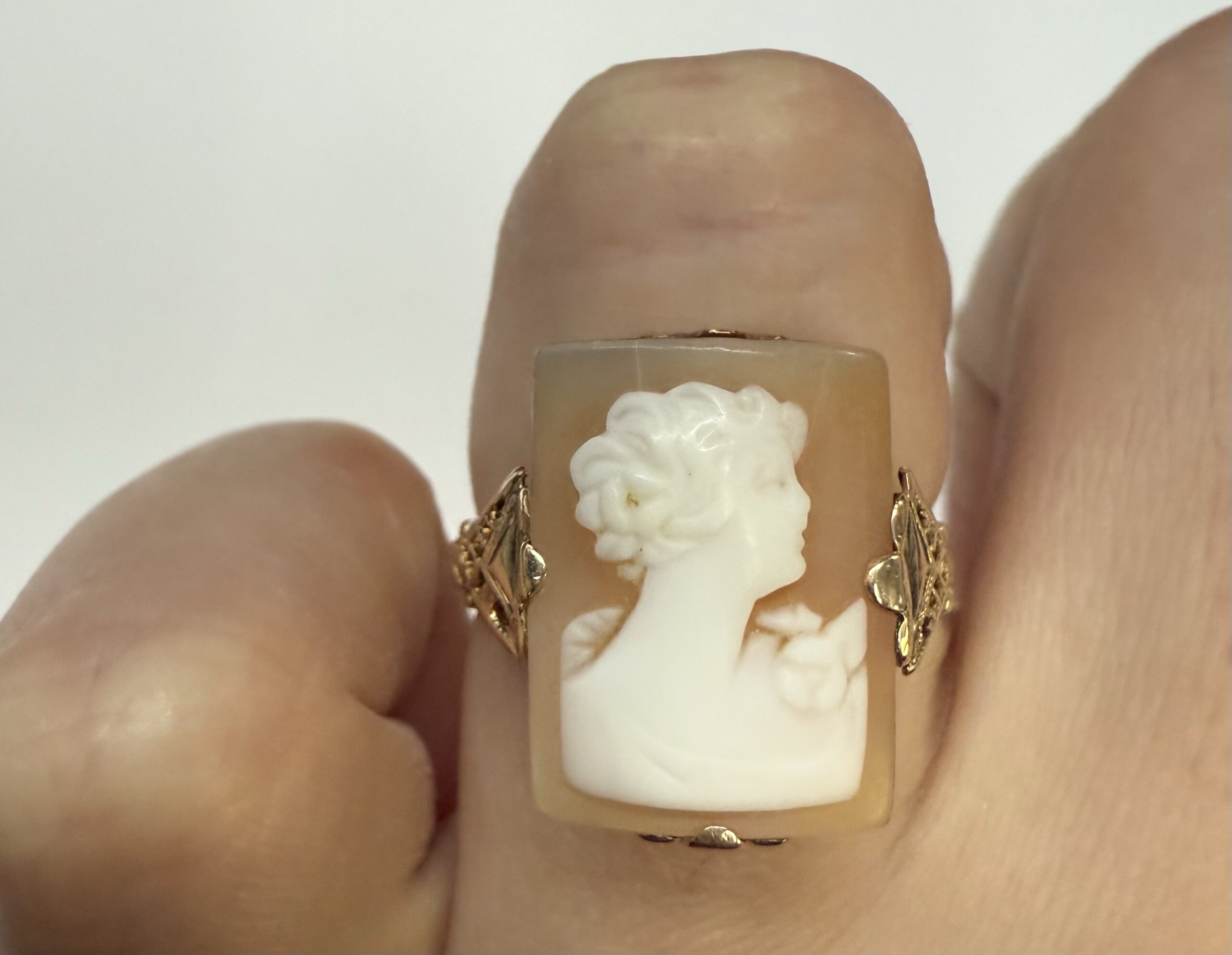 Vintage 10k Yellow Gold Carved Shell Cameo Ring - Image 10