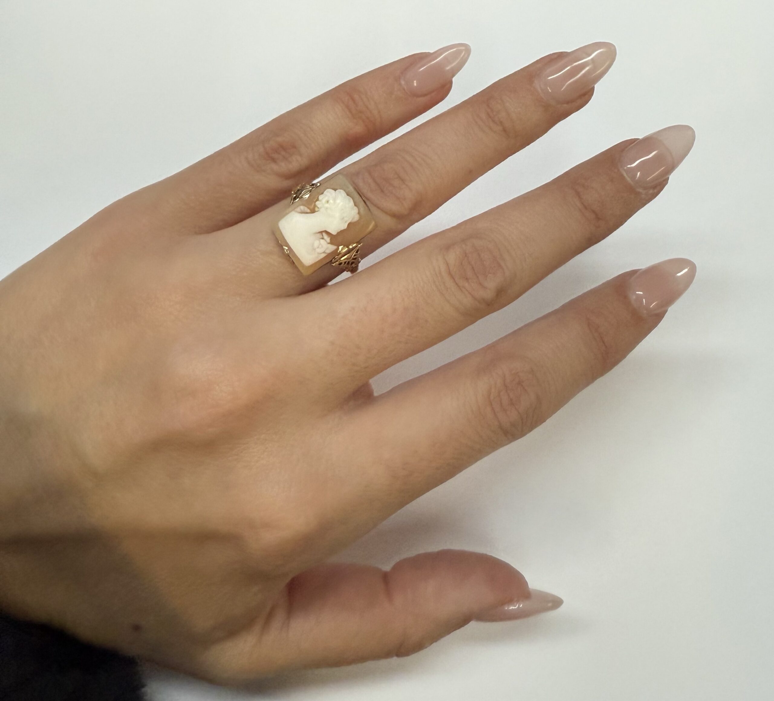 Vintage 10k Yellow Gold Carved Shell Cameo Ring - Image 16