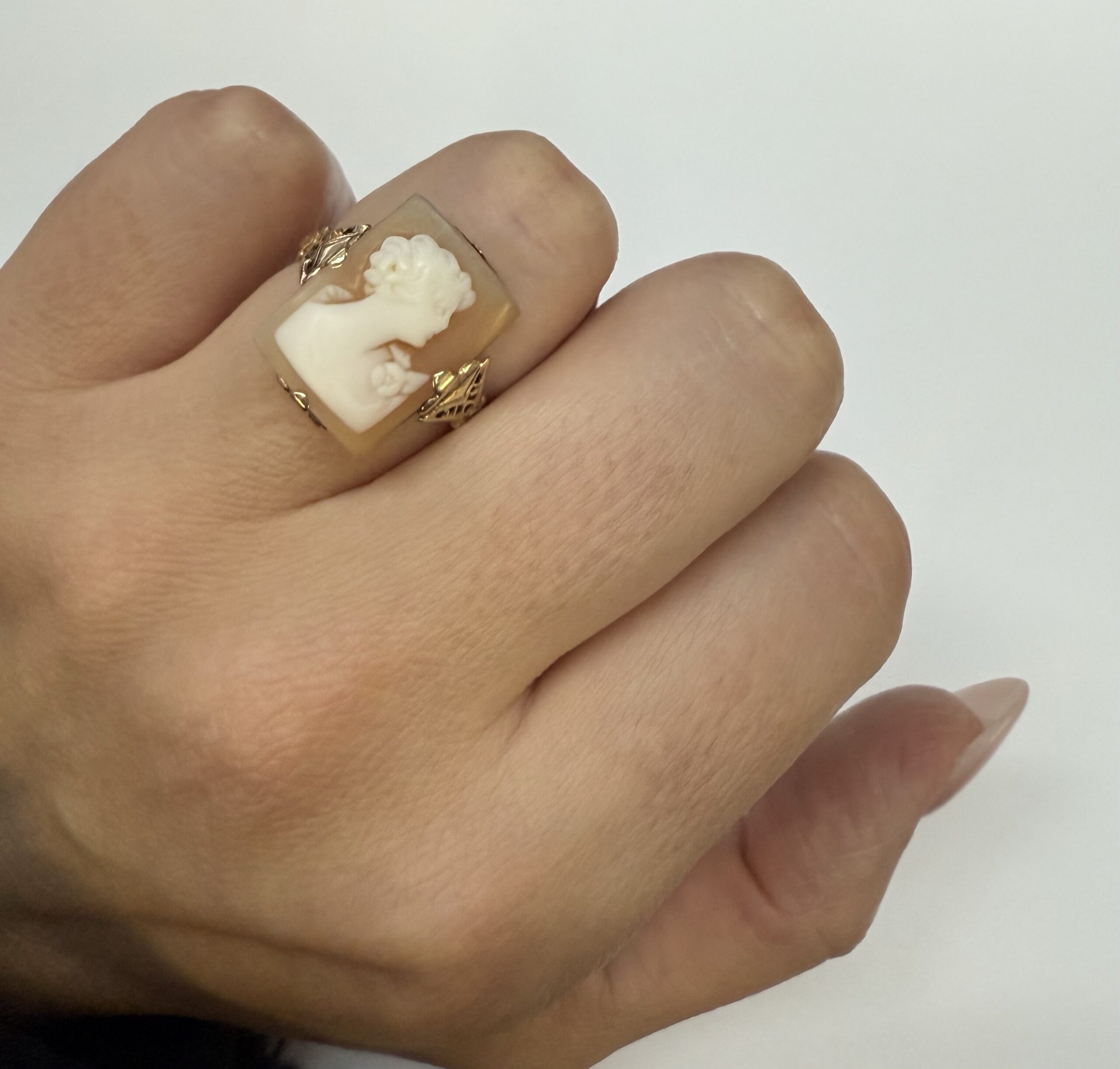 Vintage 10k Yellow Gold Carved Shell Cameo Ring - Image 17