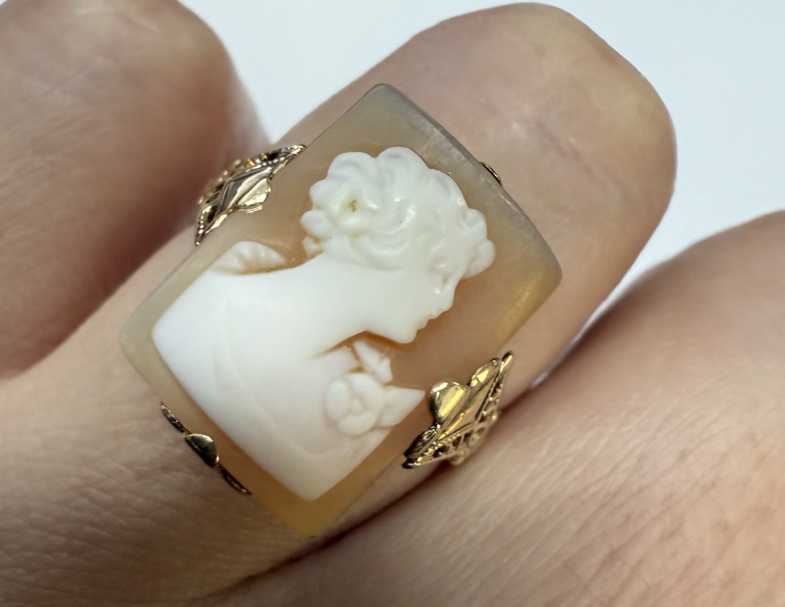 Vintage 10k Yellow Gold Carved Shell Cameo Ring - Image 18