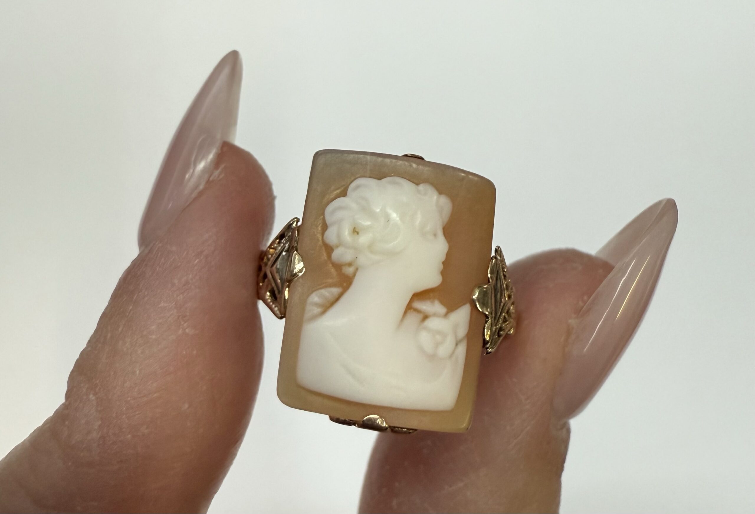 Vintage 10k Yellow Gold Carved Shell Cameo Ring - Image 23