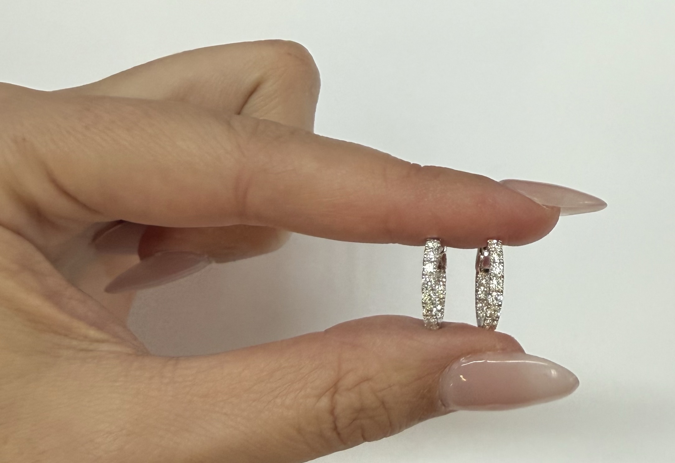 14k White Gold 3/4 Cttw Round Brilliant Cut Diamond Inside Out Hoop Earrings - Image 7