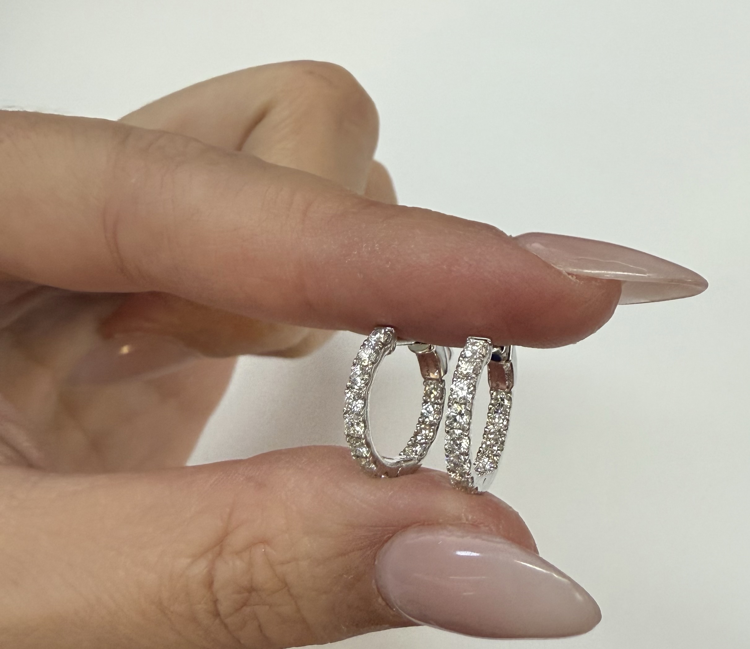 14k White Gold 3/4 Cttw Round Brilliant Cut Diamond Inside Out Hoop Earrings - Image 8