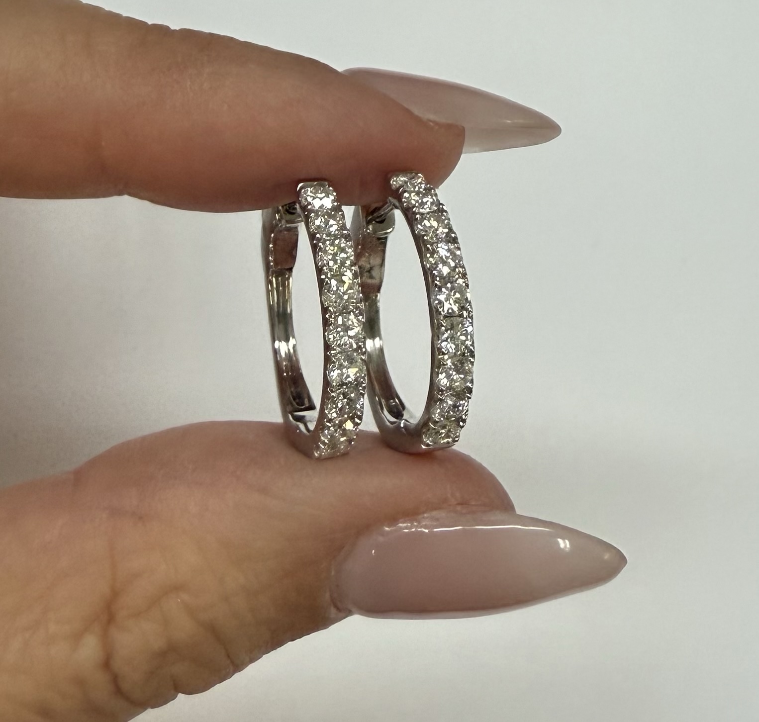 14k White Gold Genuine 1.00 Carat Round Brilliant Cut Diamond Hoop Earrings - Image 5