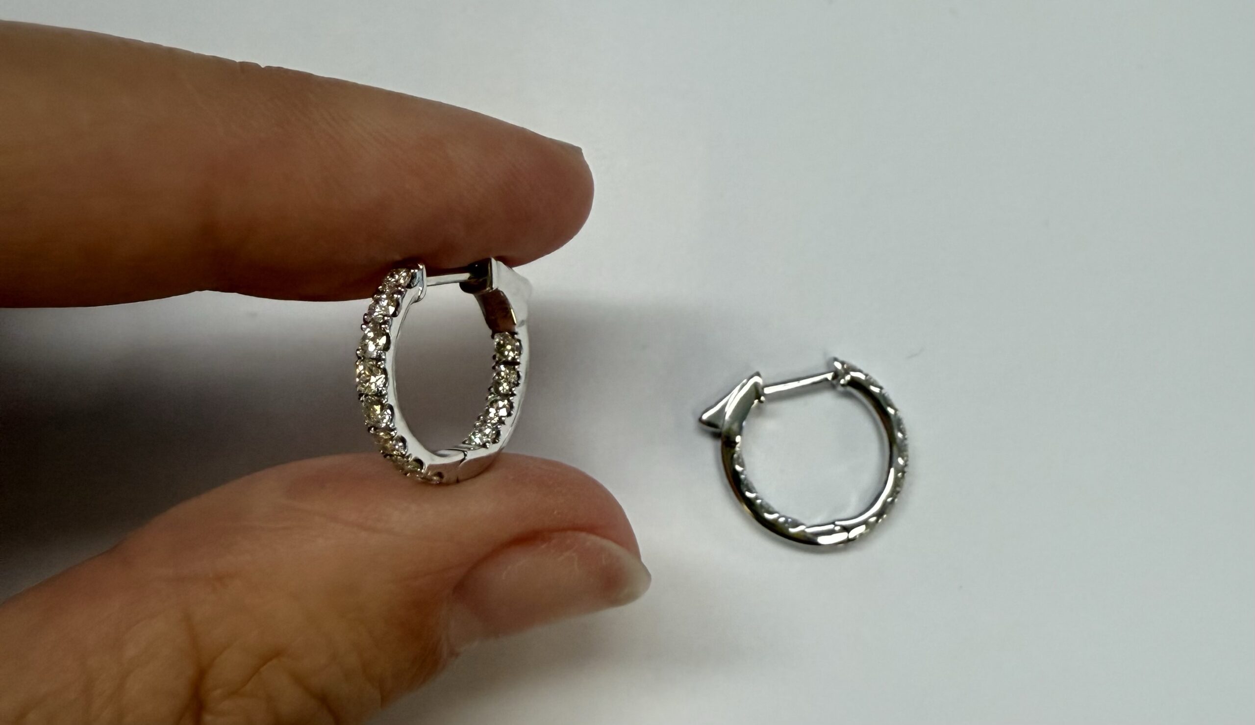 14k White Gold 1/2 Cttw Round Brilliant Cut Diamond Hoop Earrings - Image 16